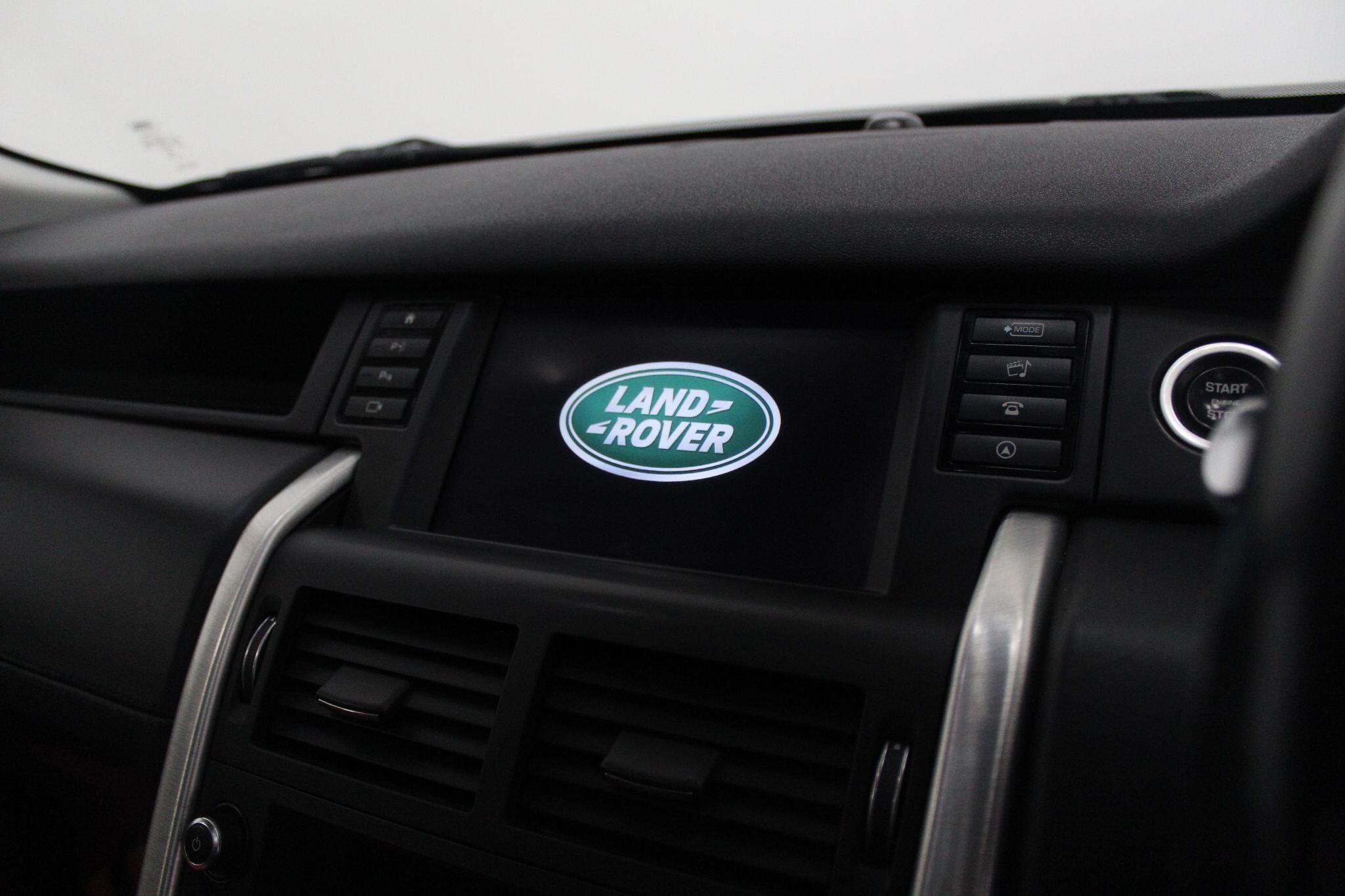 Land Rover Discovery Sport view 35