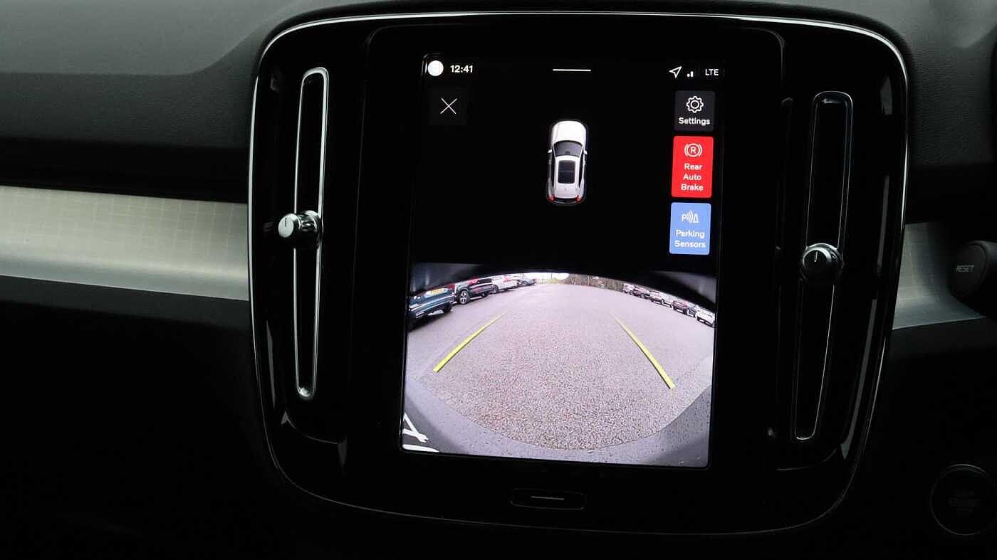 Volvo XC40 view 19