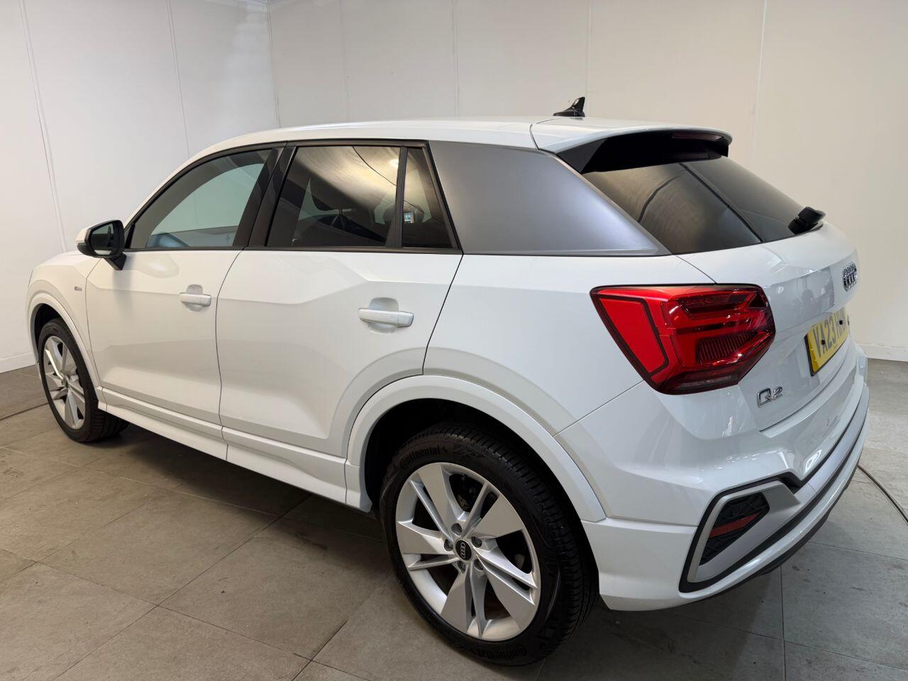 Audi Q2 view 60