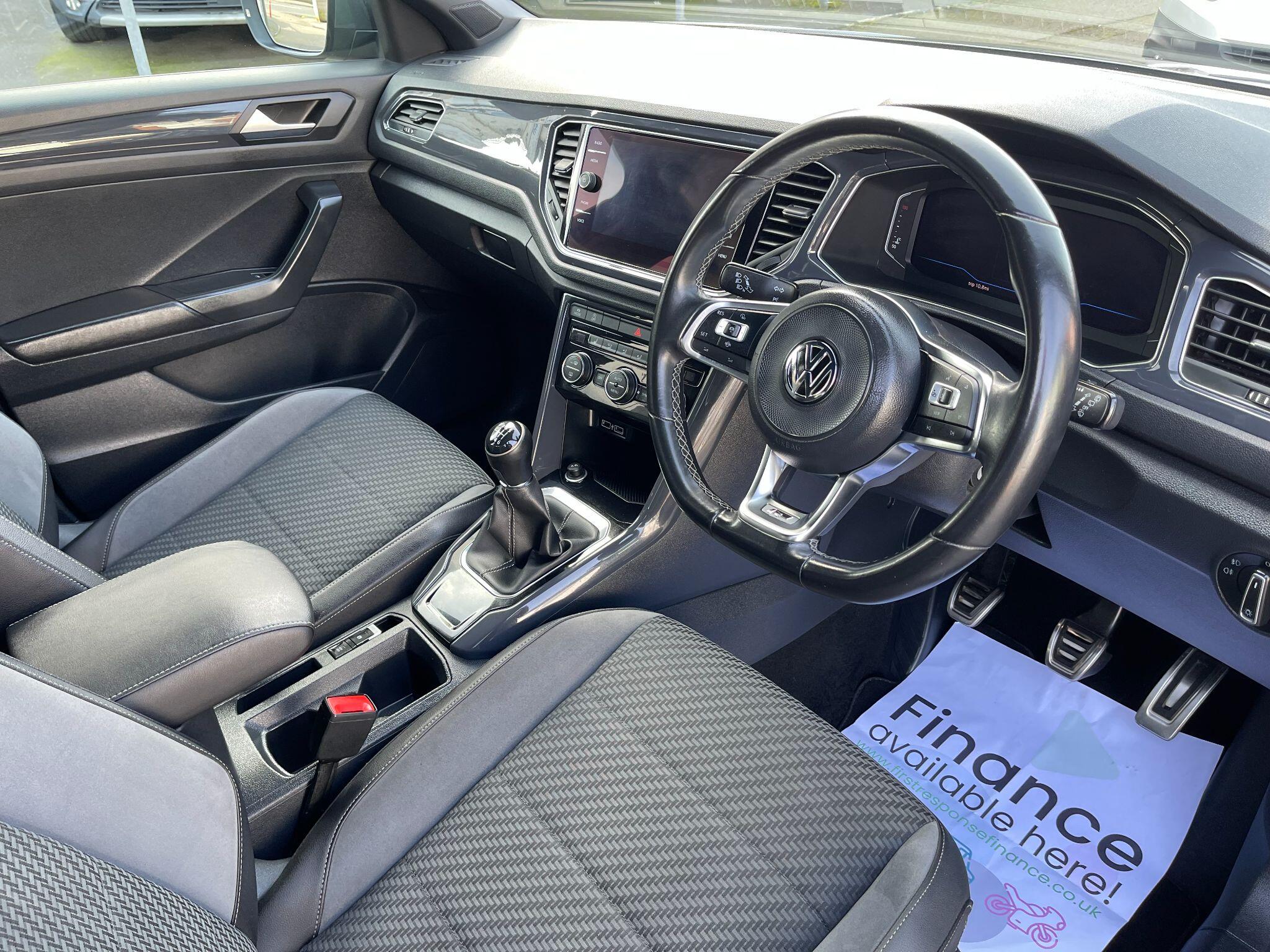 Volkswagen T-Roc view 26