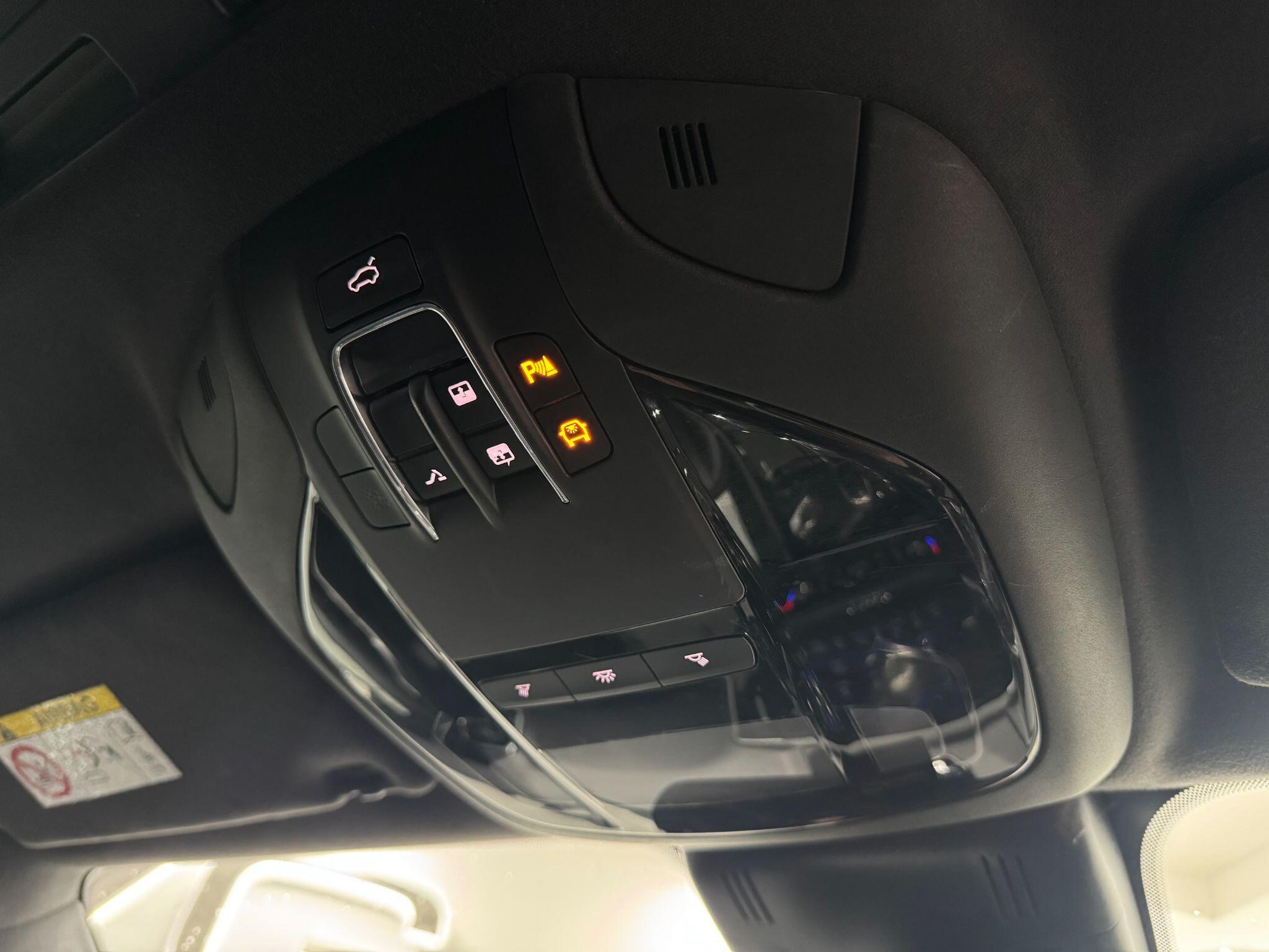 Maserati Ghibli view 24