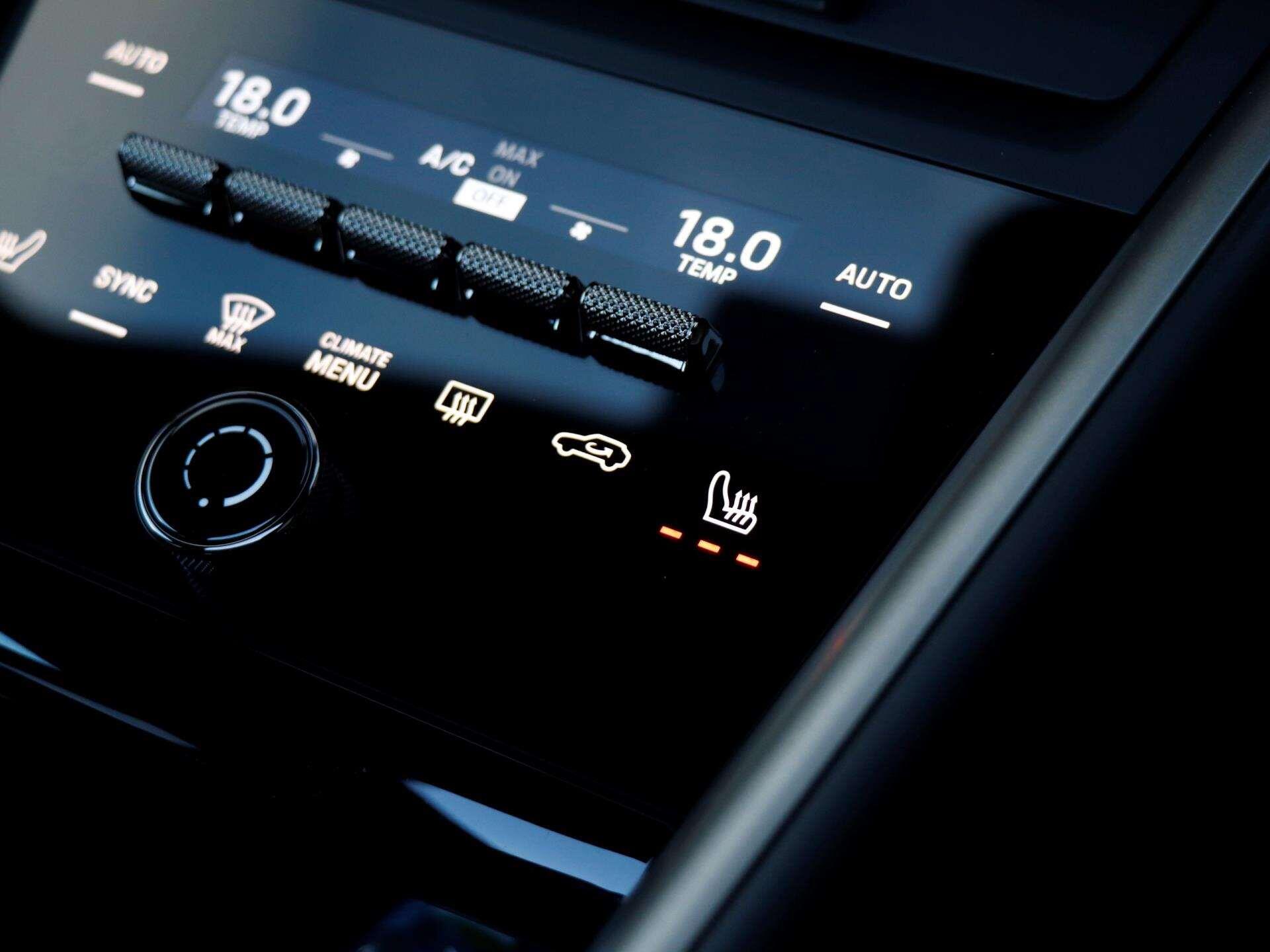 Porsche Macan view 17