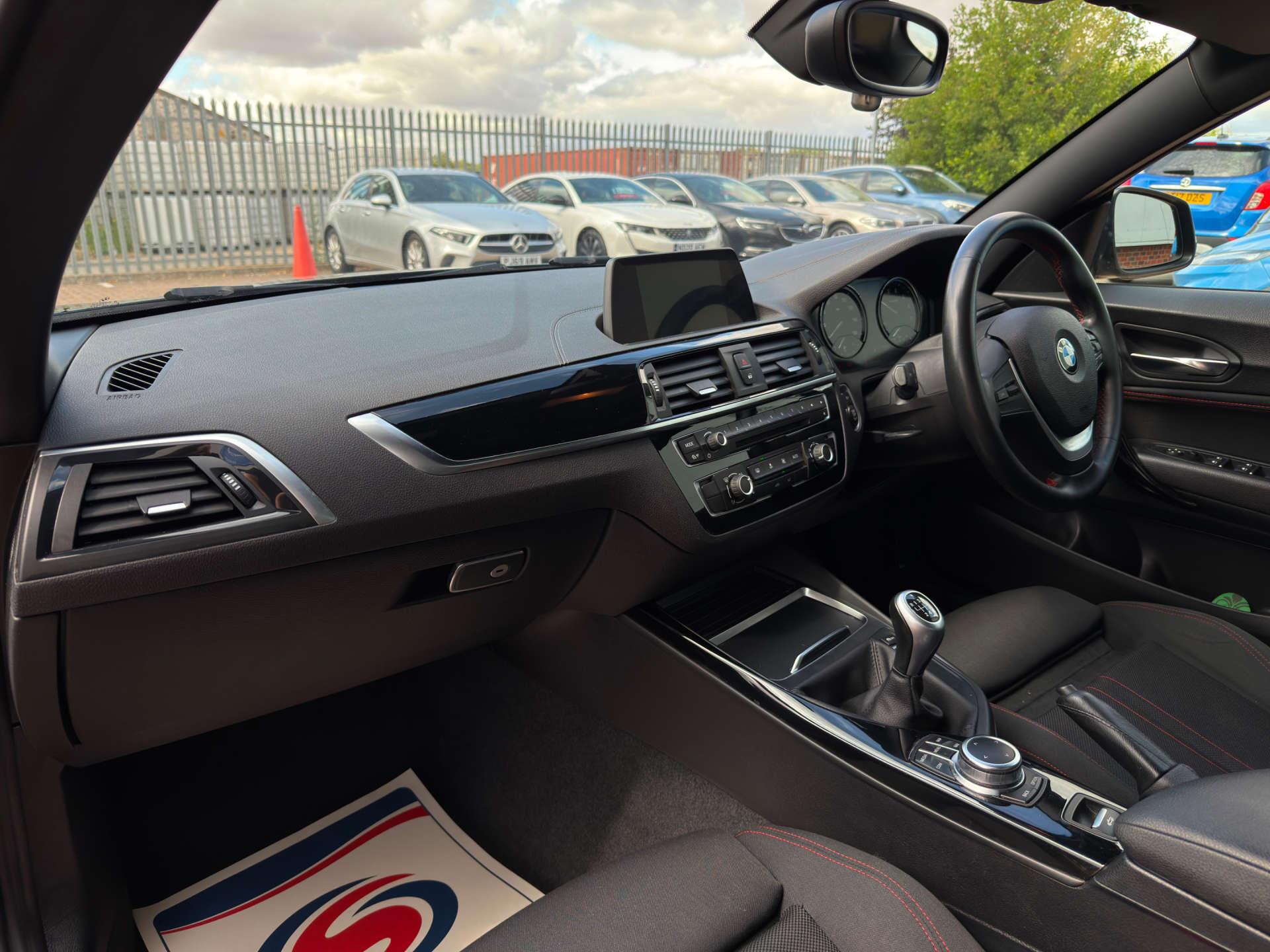 BMW 2 Series view 28
