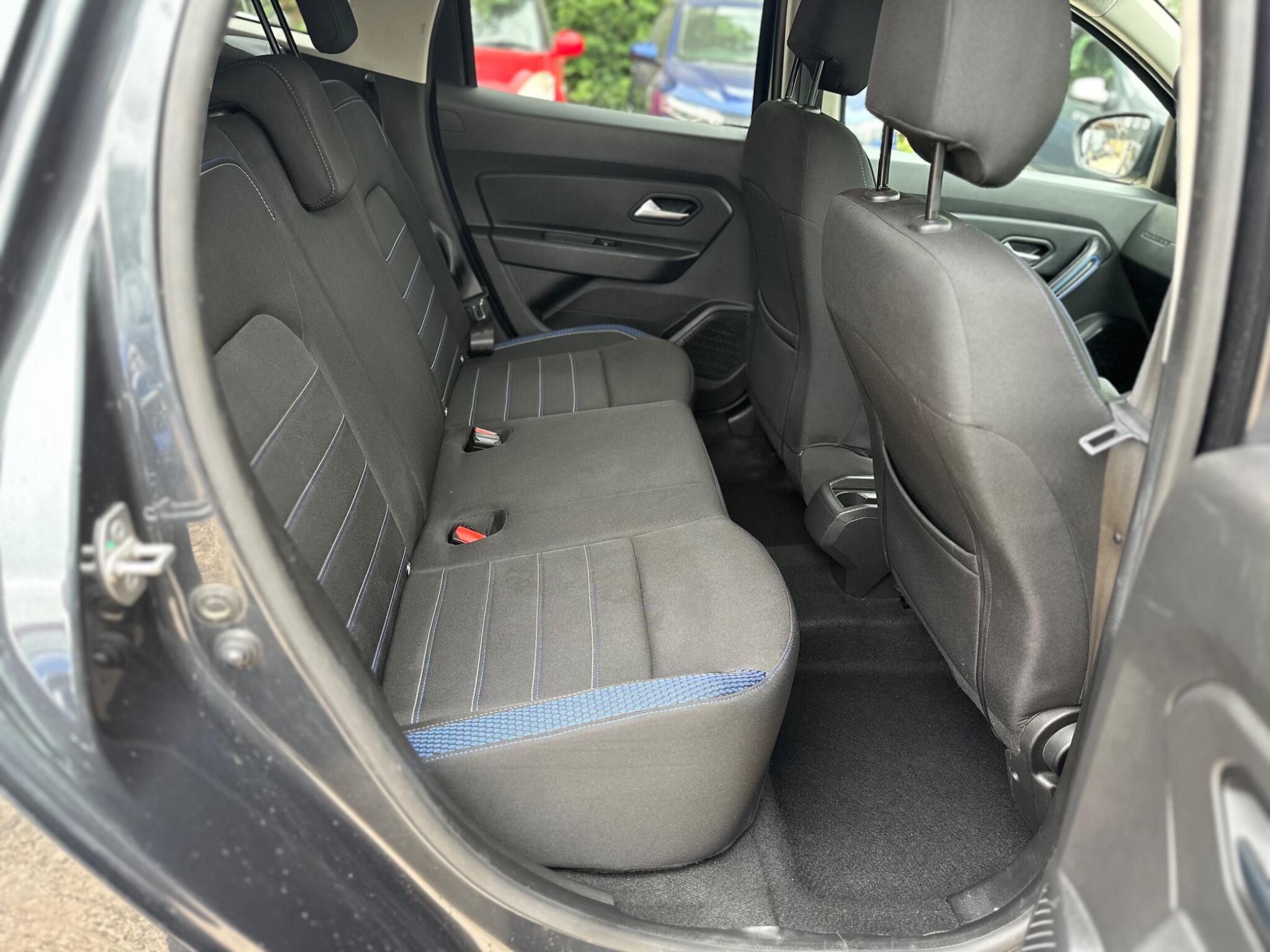 Dacia Duster view 55