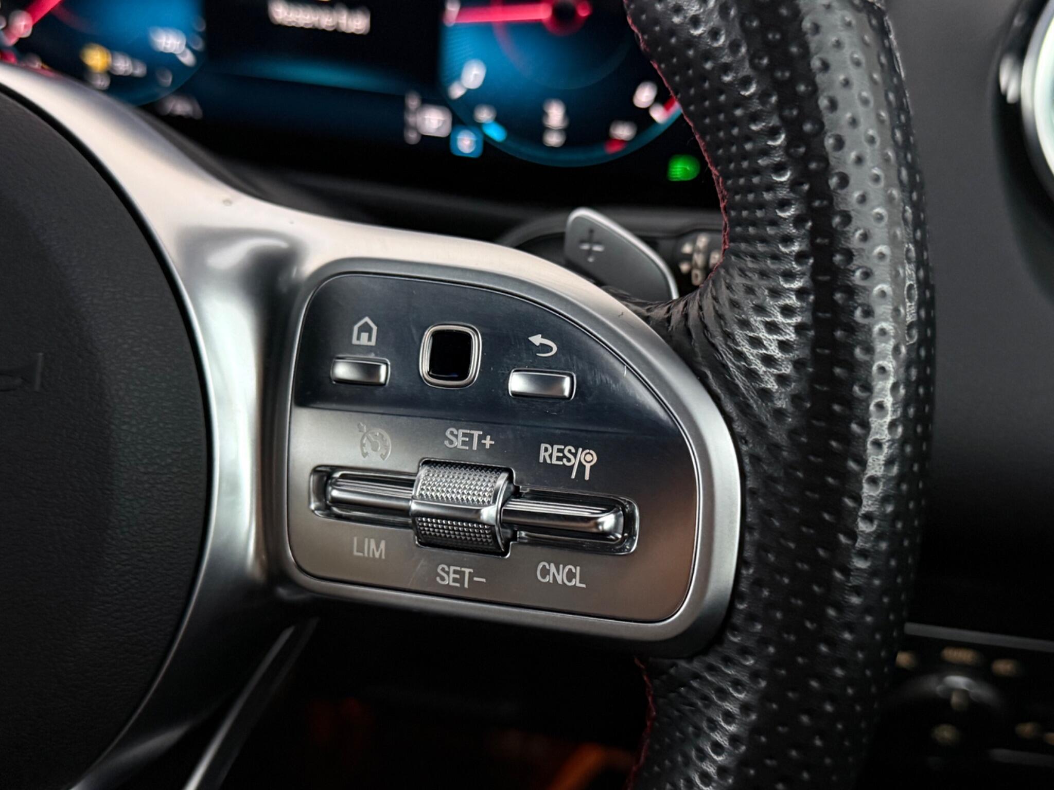 Mercedes-Benz GLB view 16