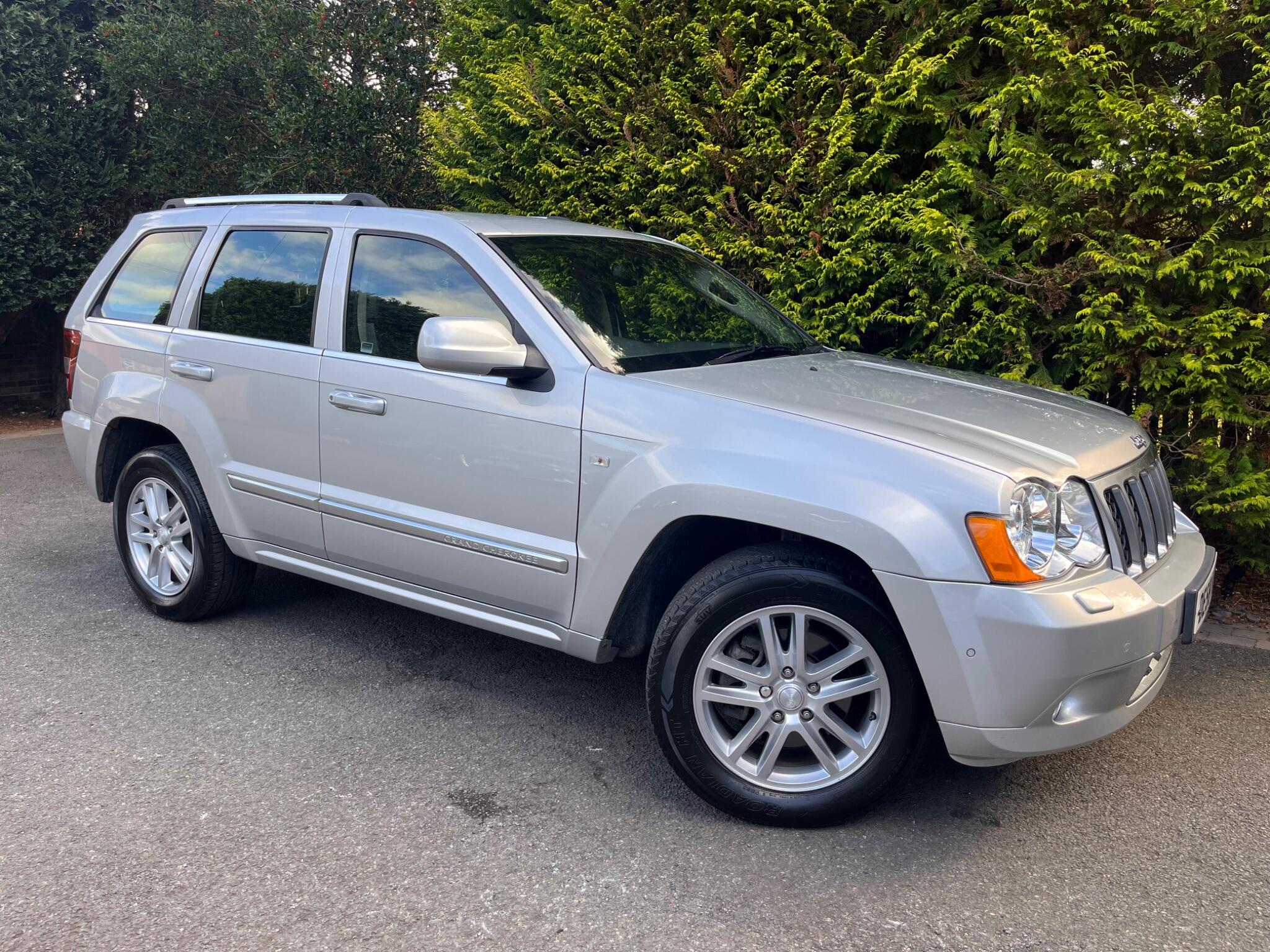 Jeep Grand Cherokee view 17