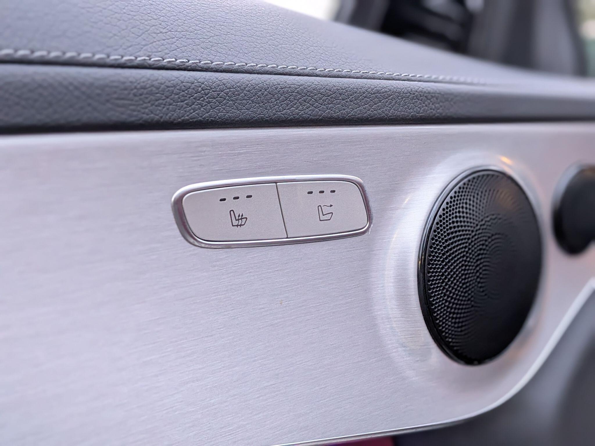 Mercedes-Benz C Class view 44