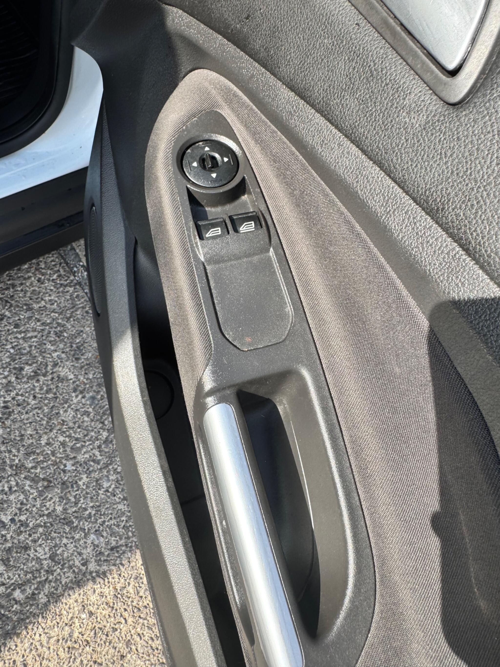 Ford C-Max view 36