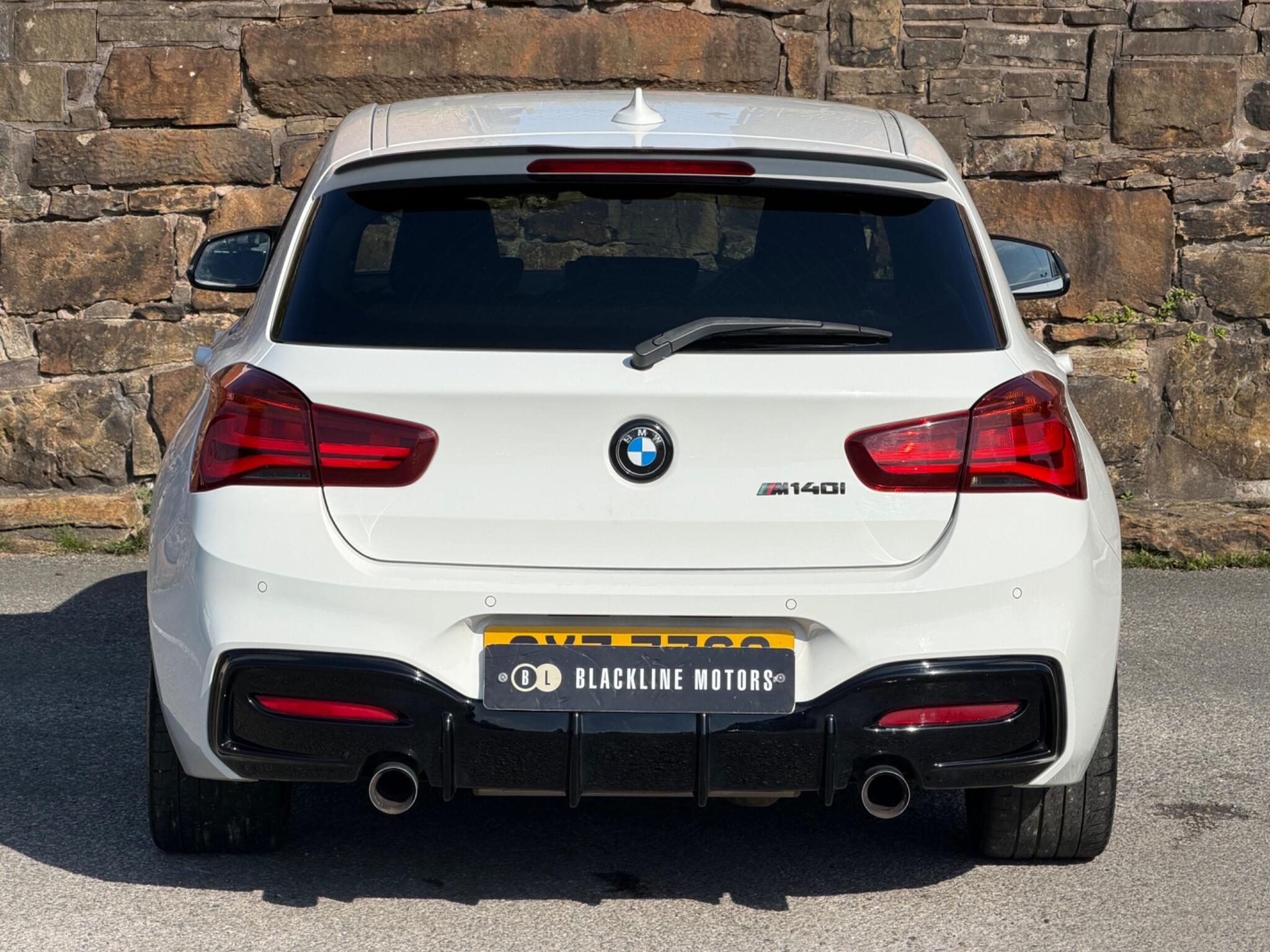 BMW 1 Series view 6