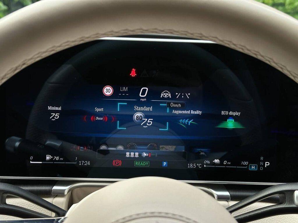 Mercedes-Benz S-Class view 31