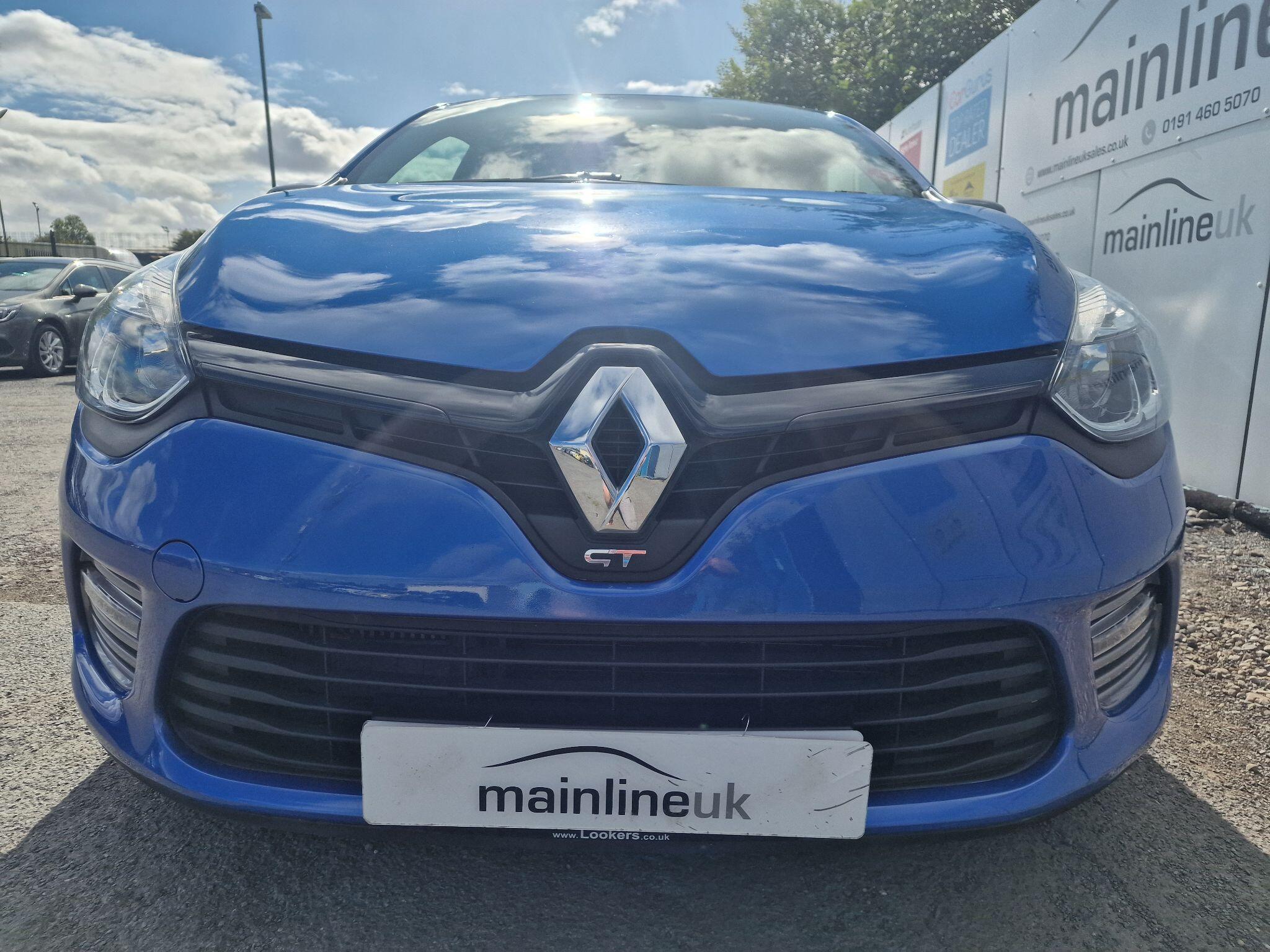 Renault Clio view 2