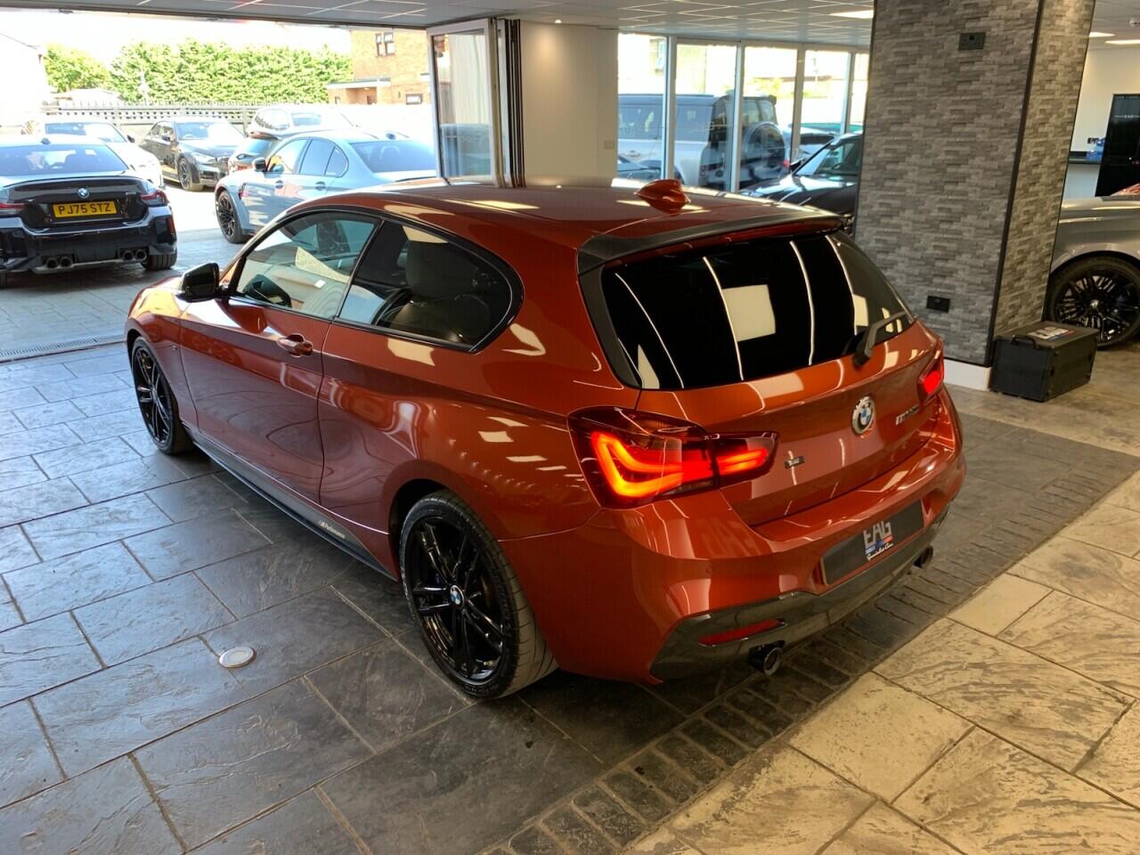 BMW 1 Series view 19