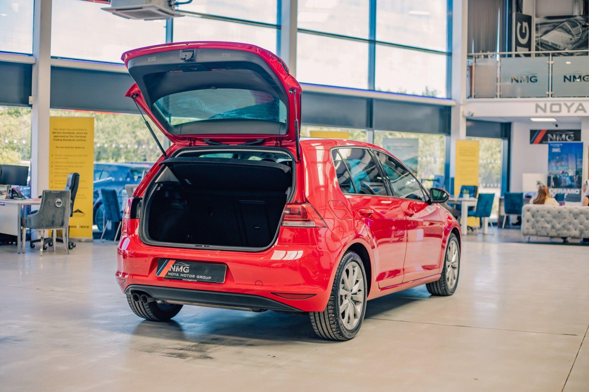 Volkswagen Golf view 35