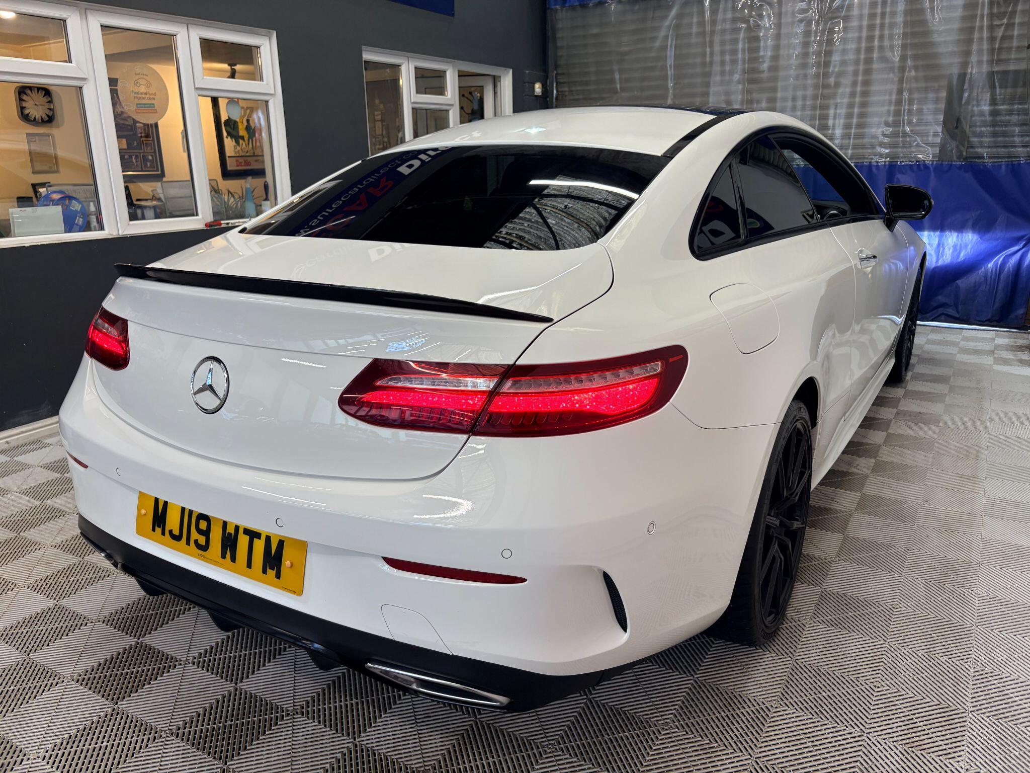 Mercedes-Benz E-Class view 3