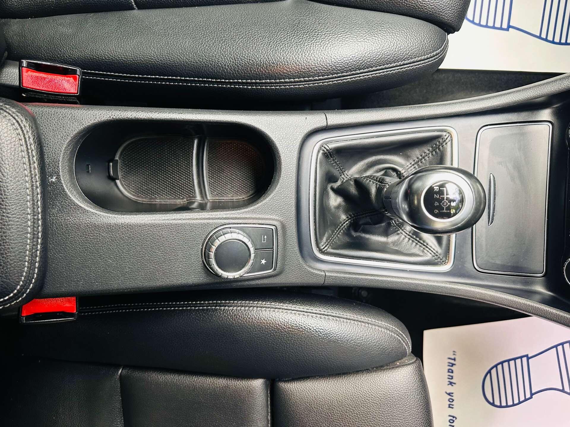 Mercedes-Benz Gla view 15