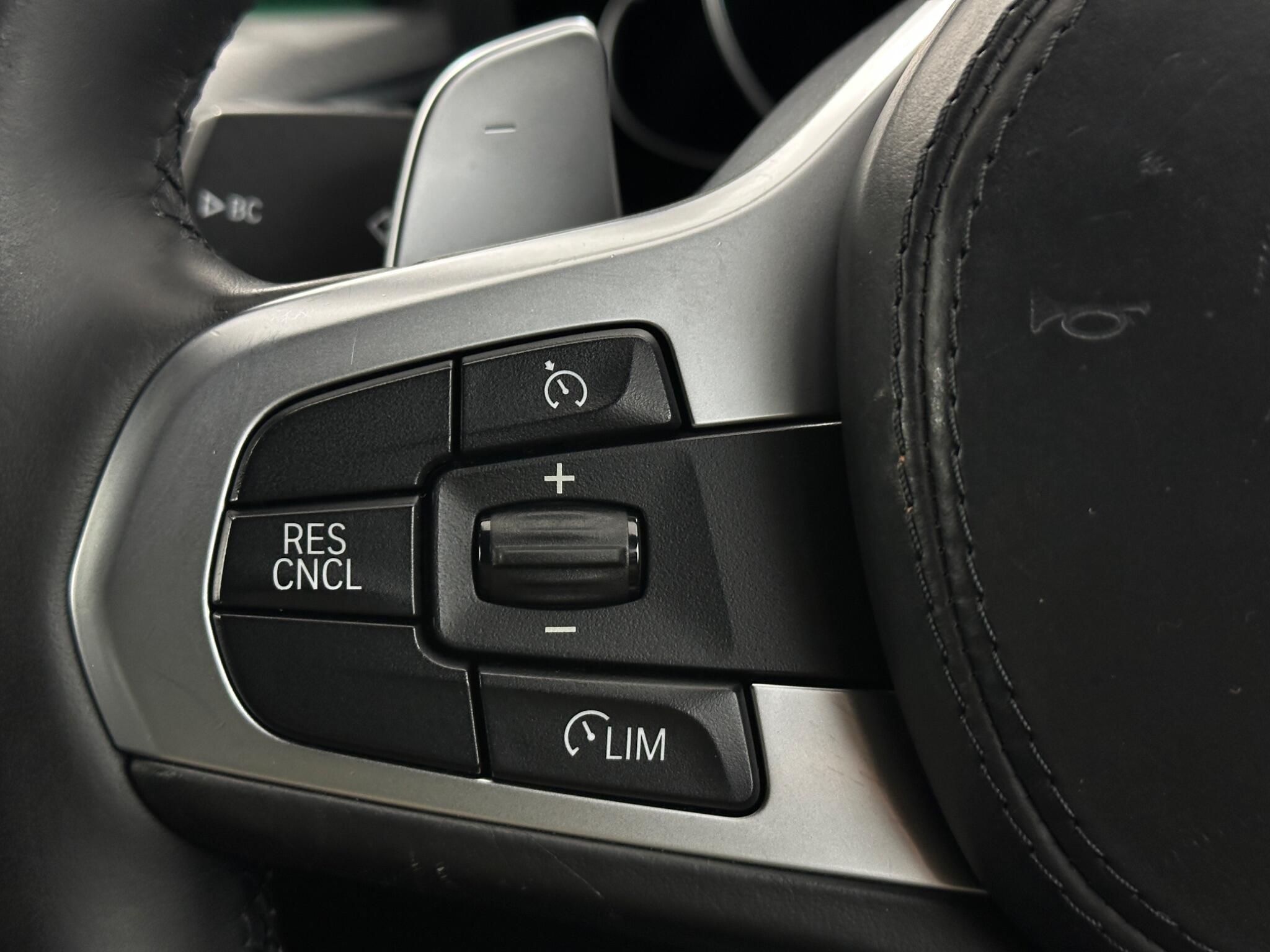 BMW 5 Series view 15