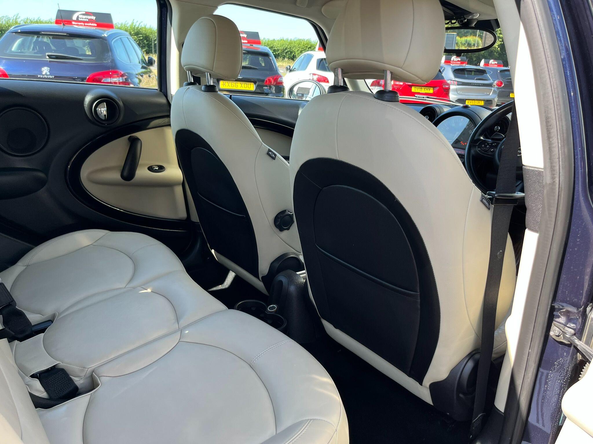 Mini Countryman view 31