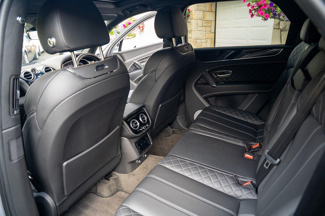 Bentley Bentayga view 80