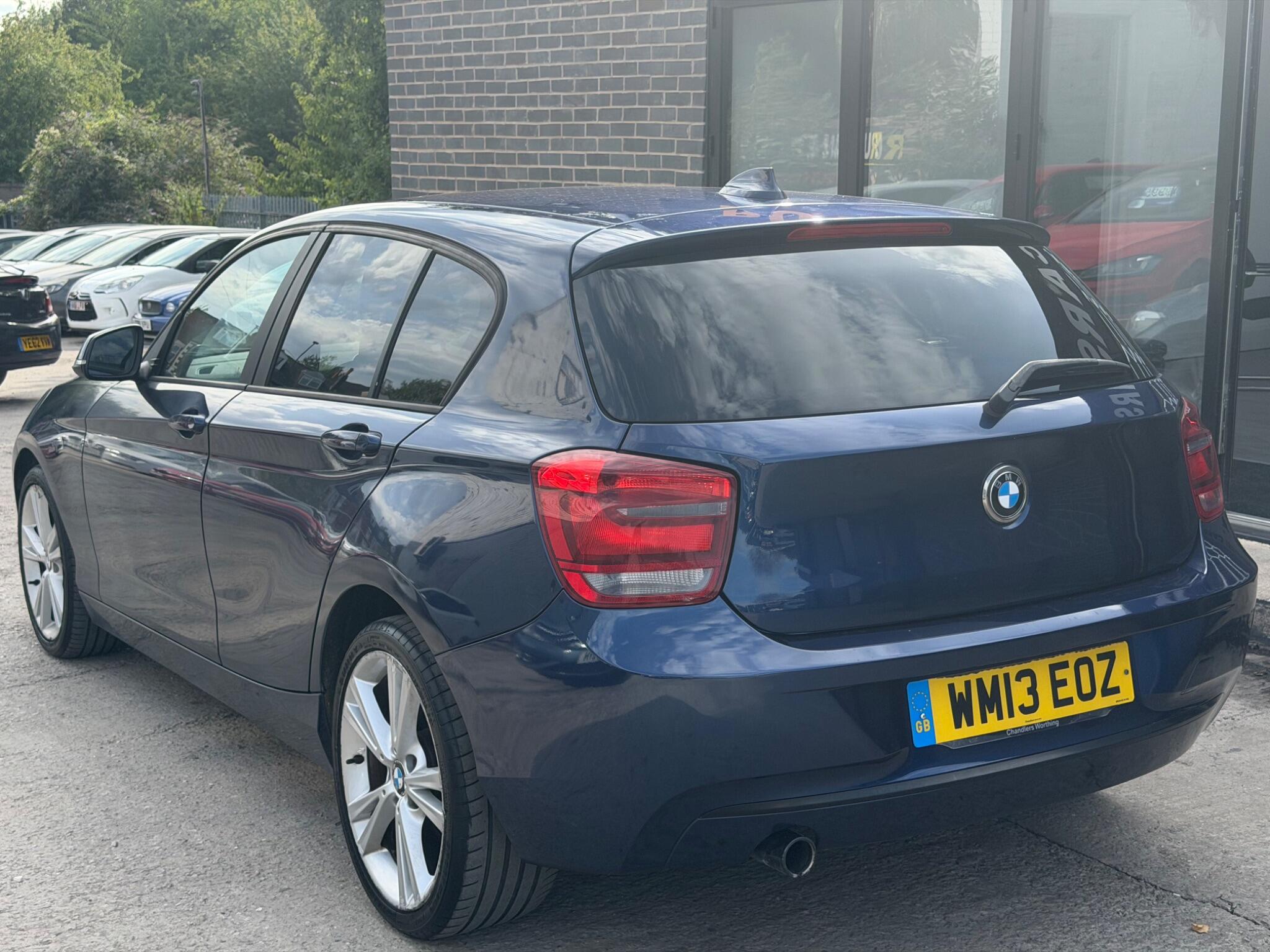 BMW 1 Series view 6