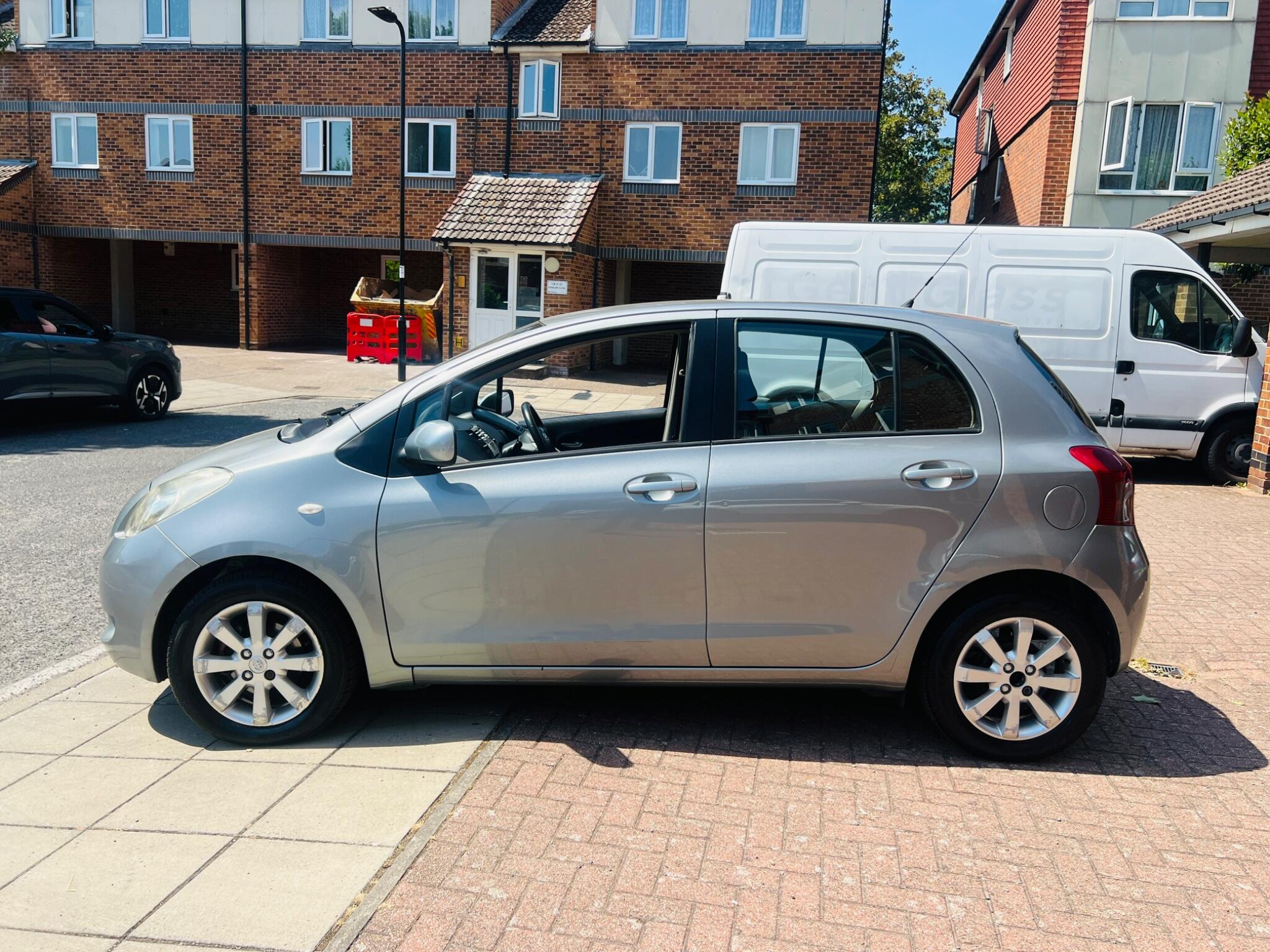 Toyota Yaris view 22