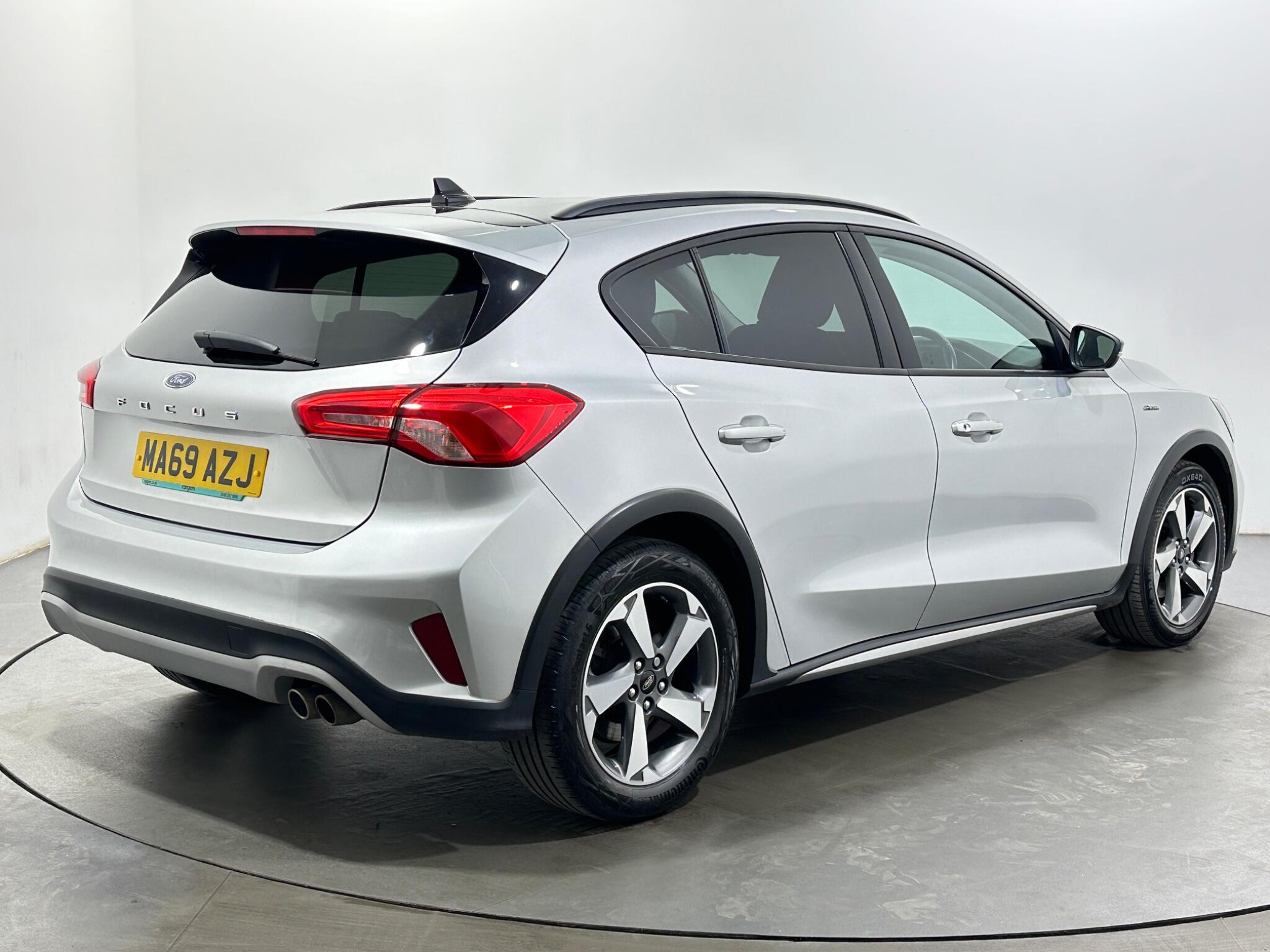 Ford Focus view 8