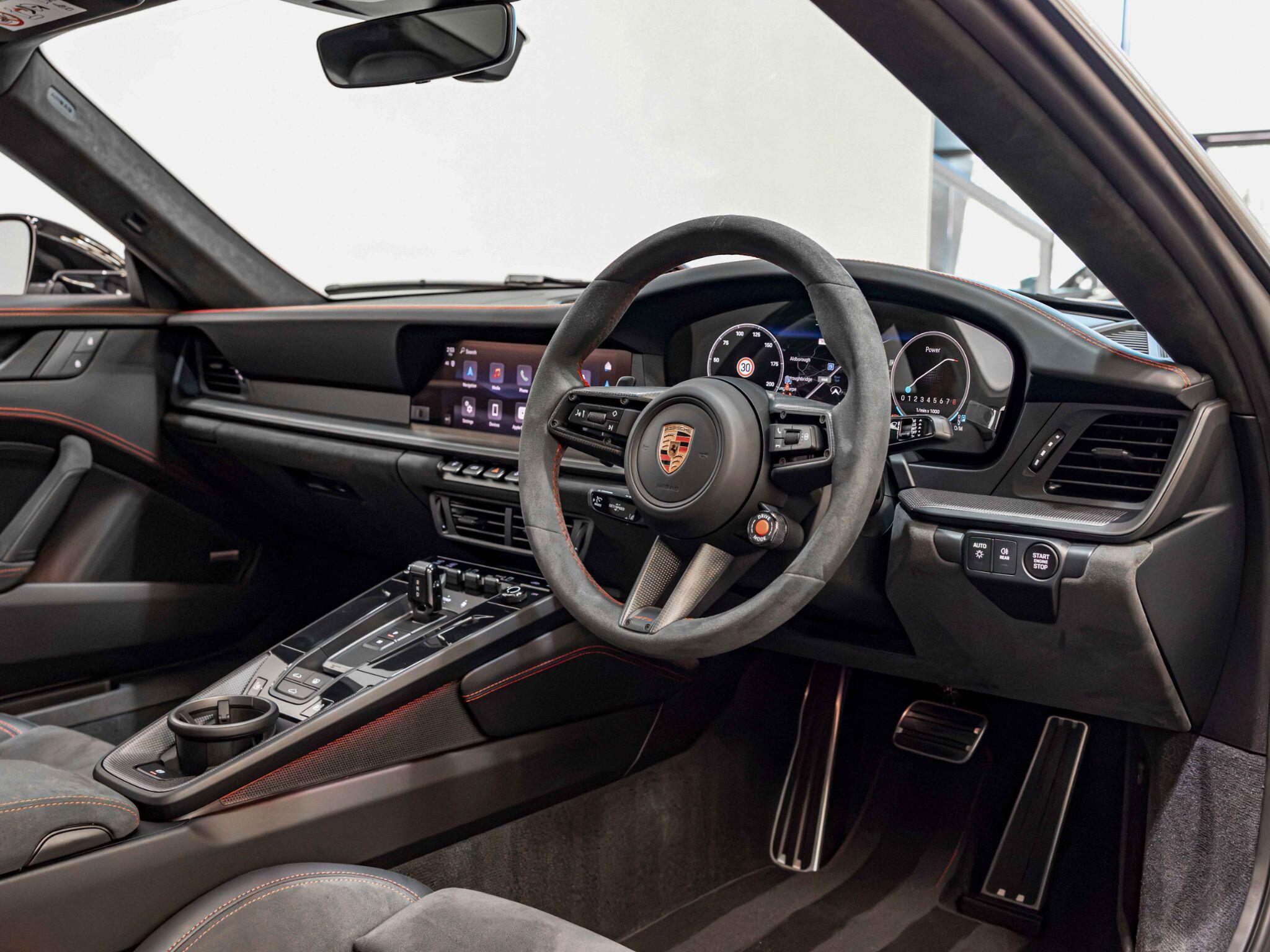 Porsche 911 view 18