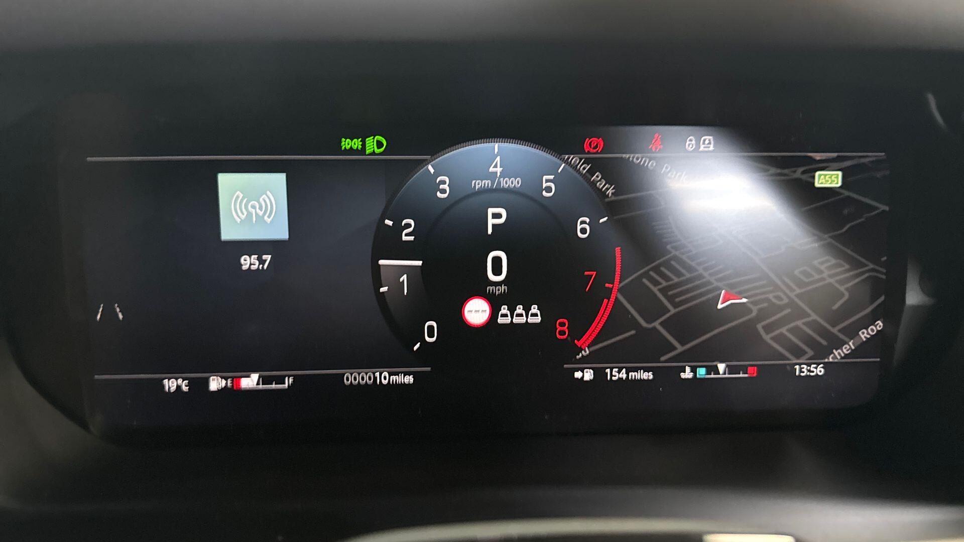 Land Rover Defender view 16