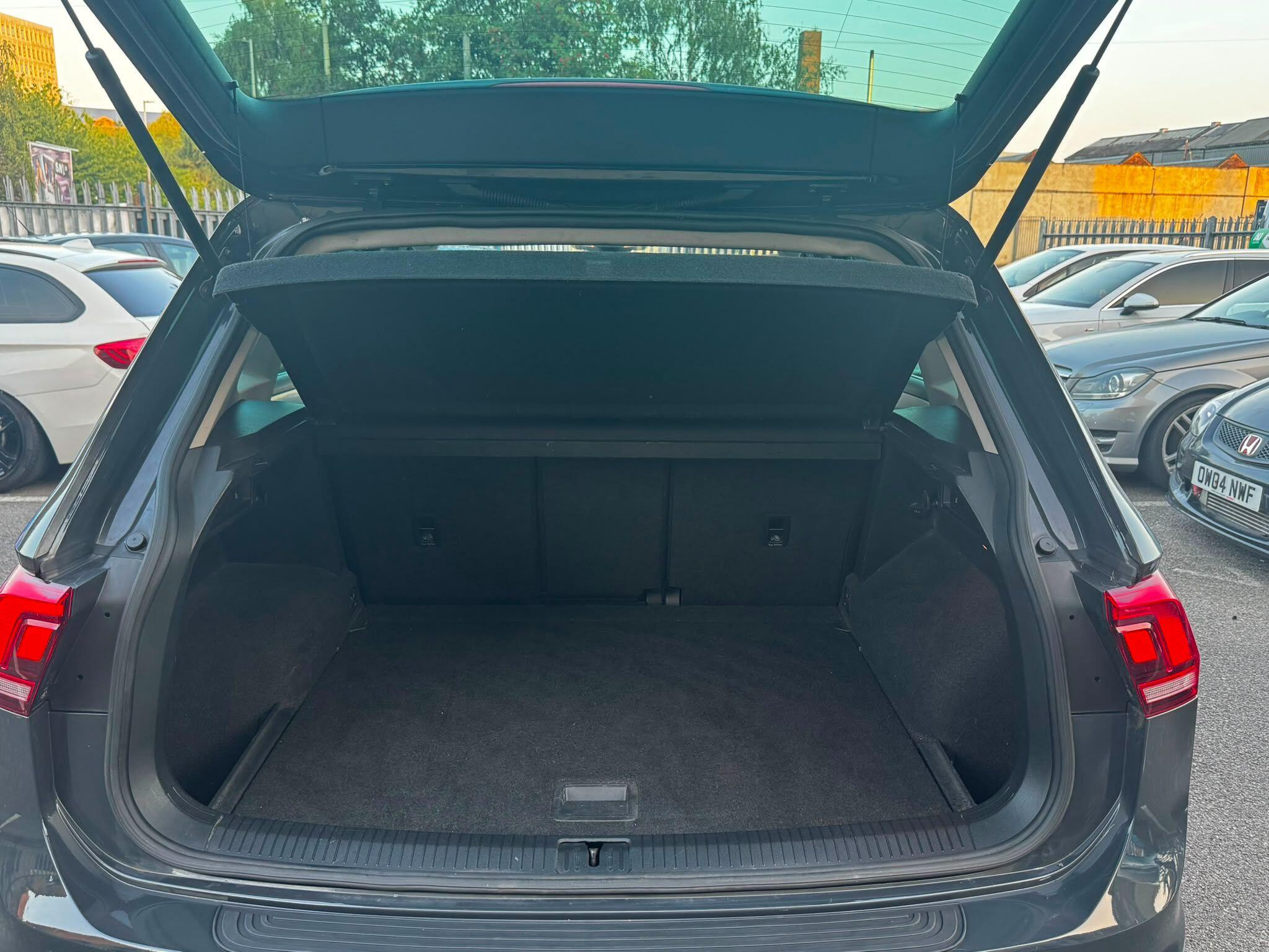 Volkswagen Tiguan view 43