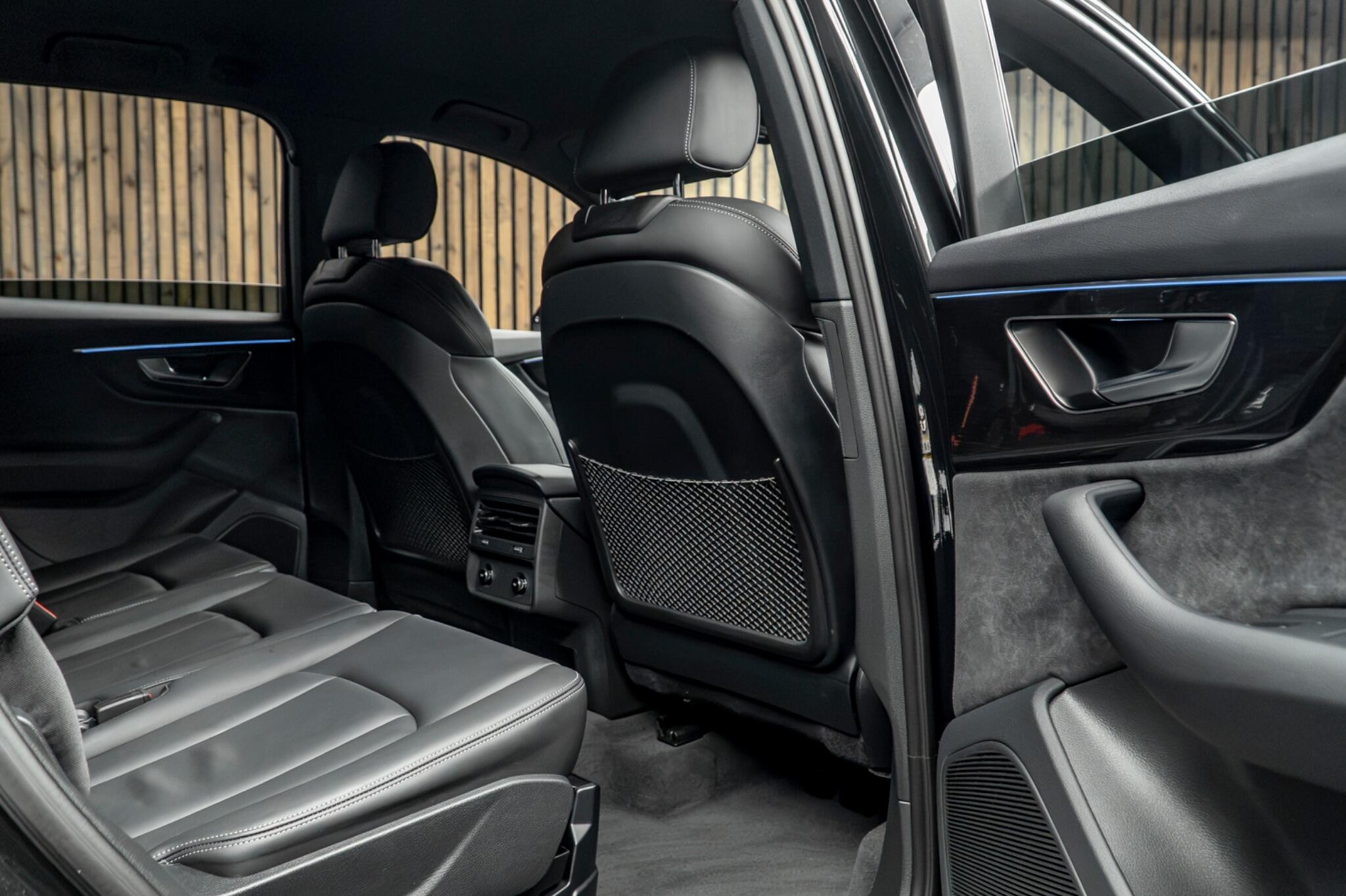 Audi Q7 view 40
