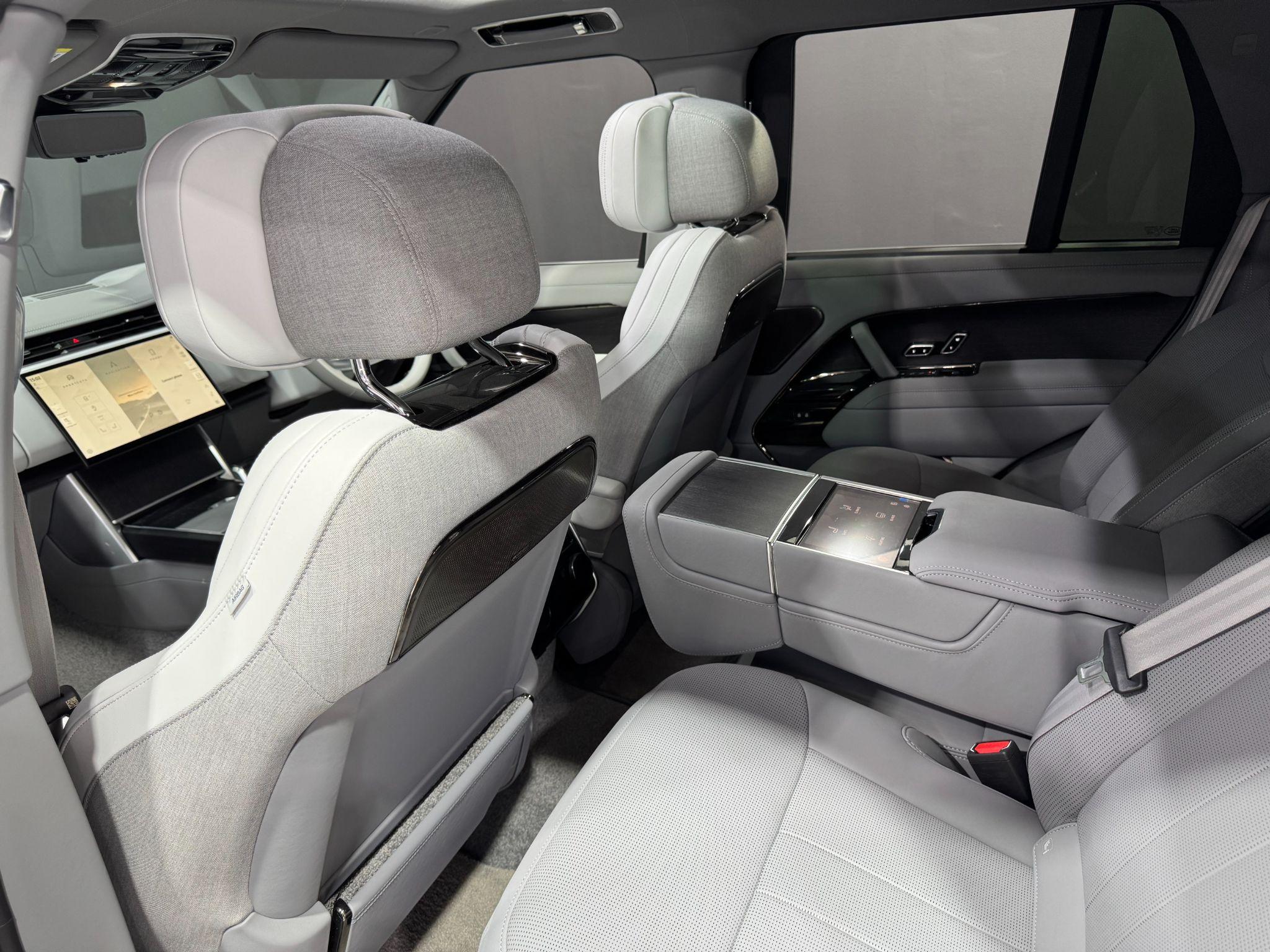 Land Rover Range Rover view 47