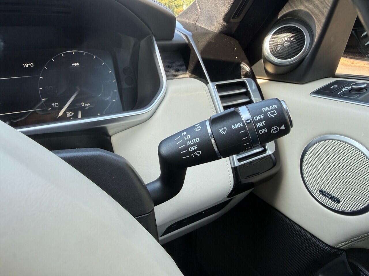 Land Rover Range Rover view 24