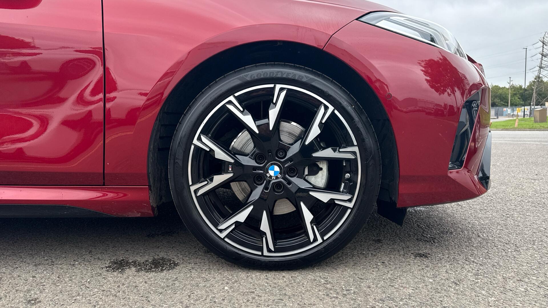 BMW 1 Series view 14