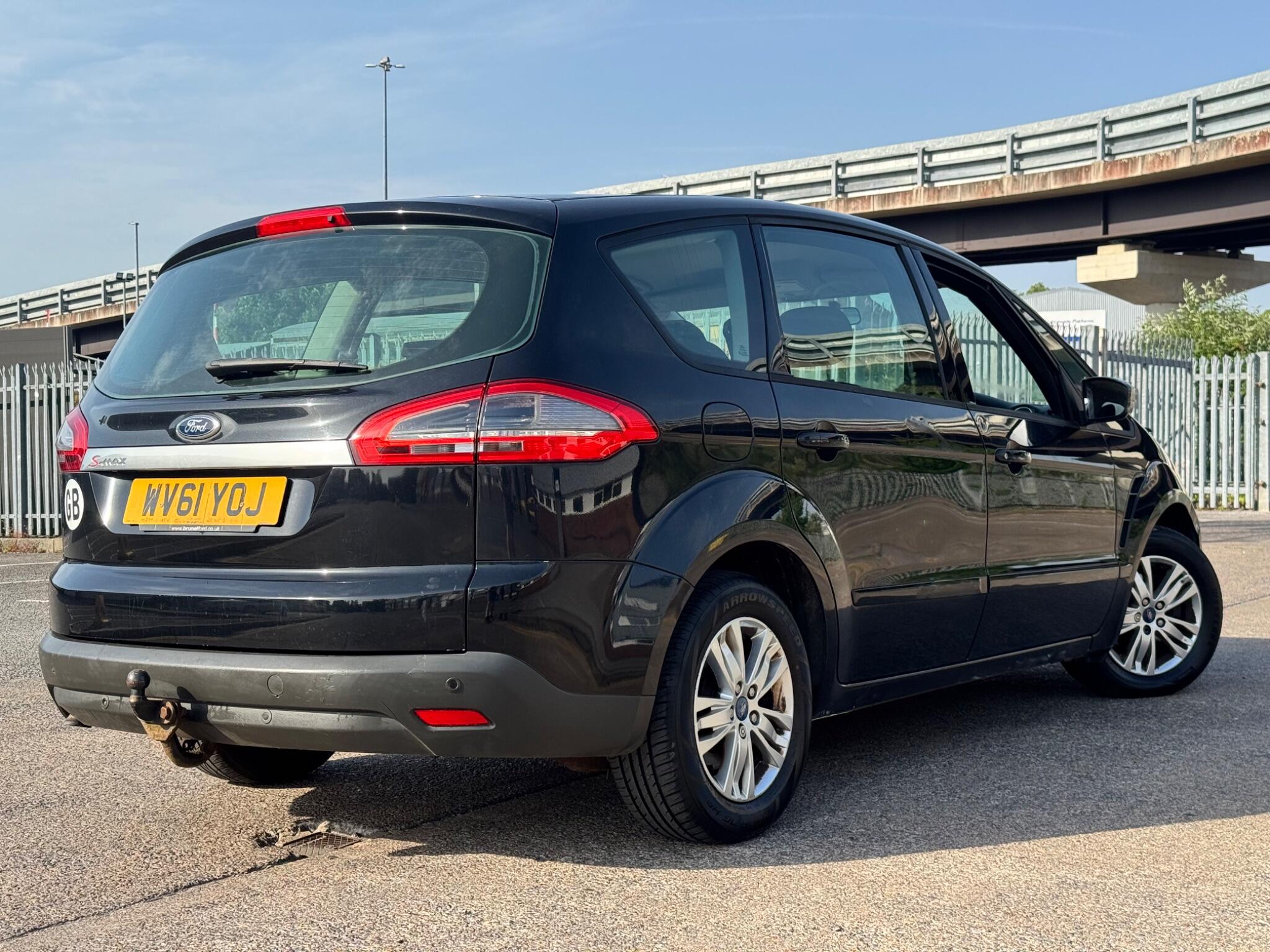 Ford S-Max view 18