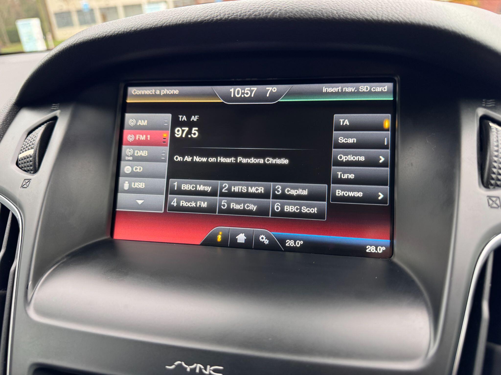 2015 Ford Focus 1.0T EcoBoost Titanium Euro 6 (s/s) 5dr • 75,000 miles image 23