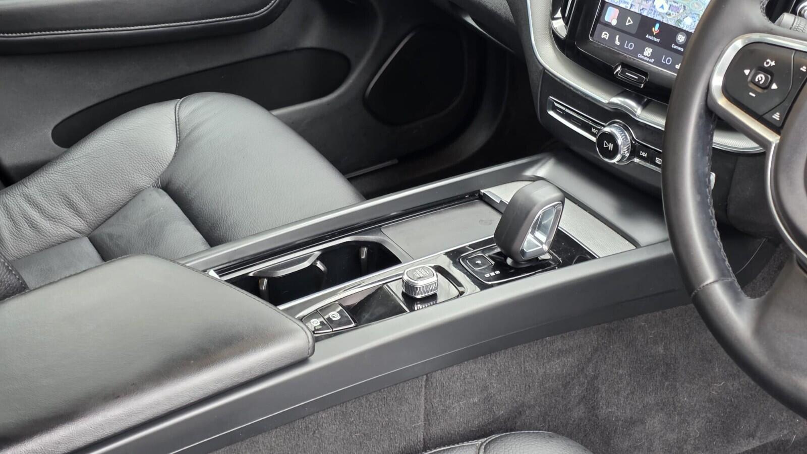 Volvo XC60 view 18