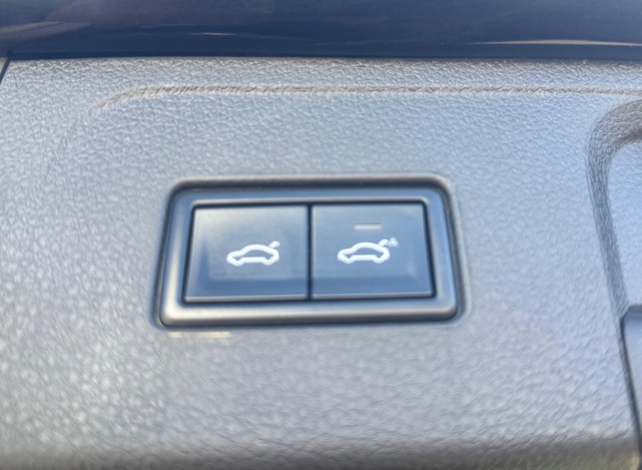 Volkswagen Passat view 17