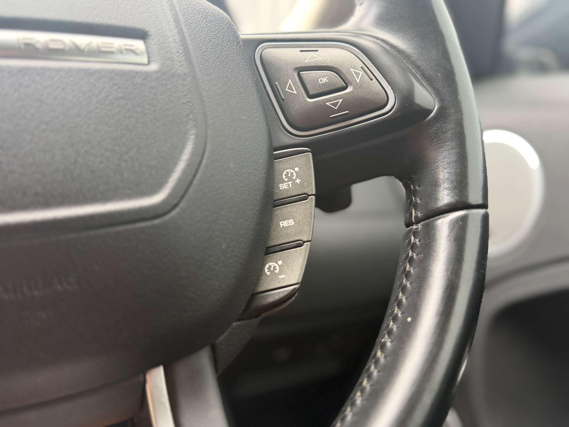 Land Rover Range Rover Evoque view 23