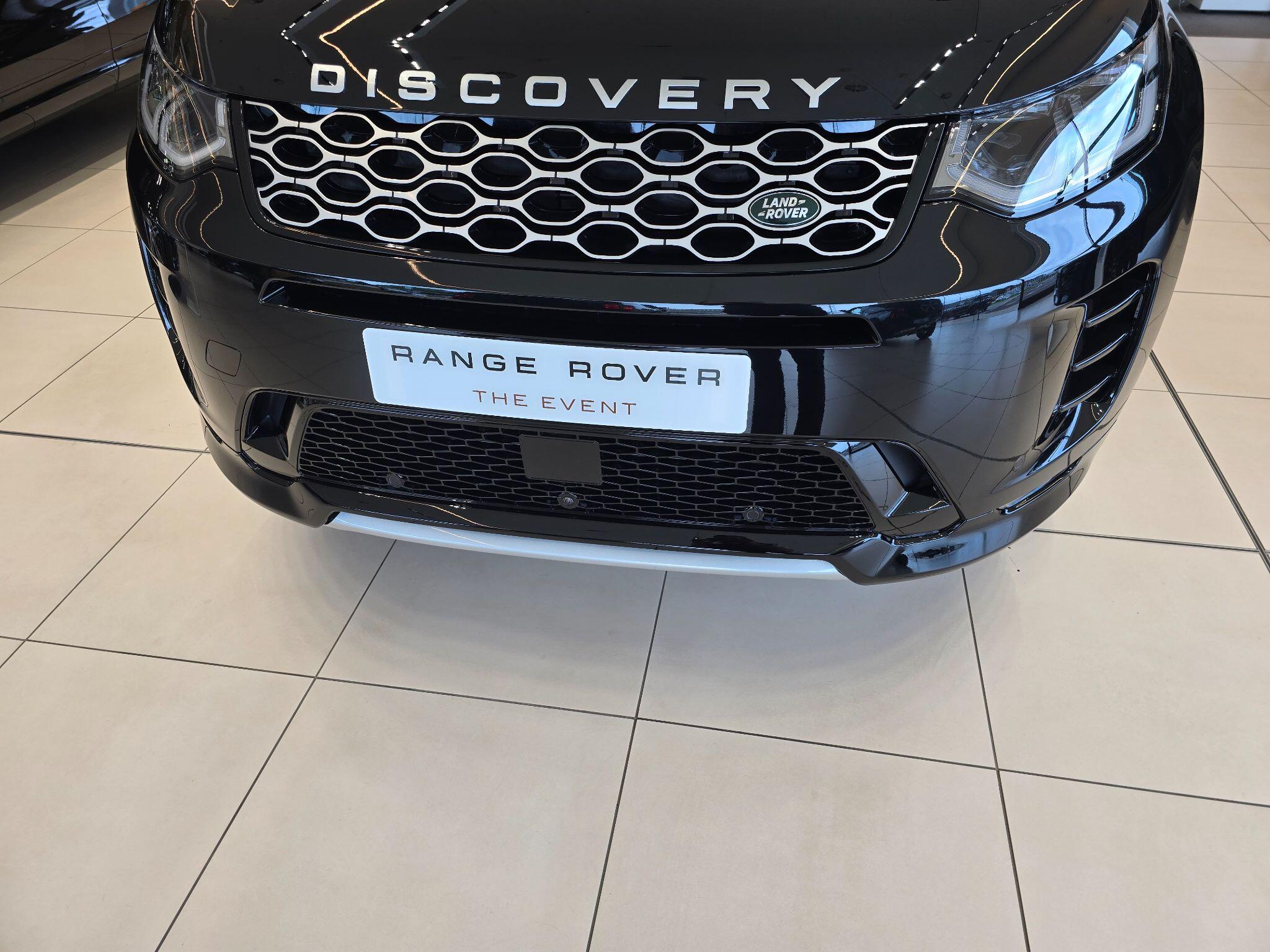 Land Rover Discovery Sport view 6