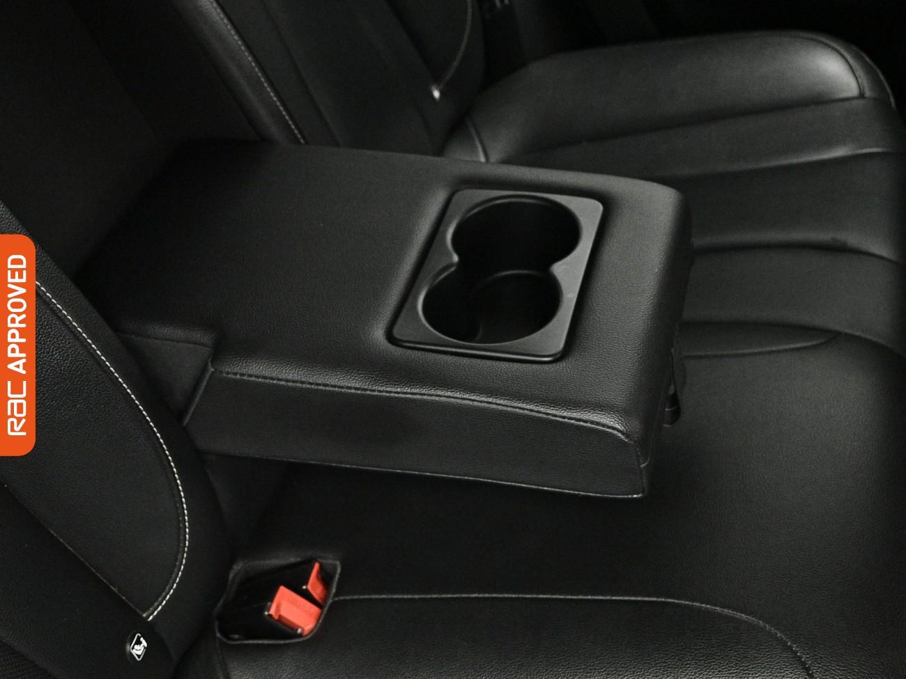 MG MG5 view 25