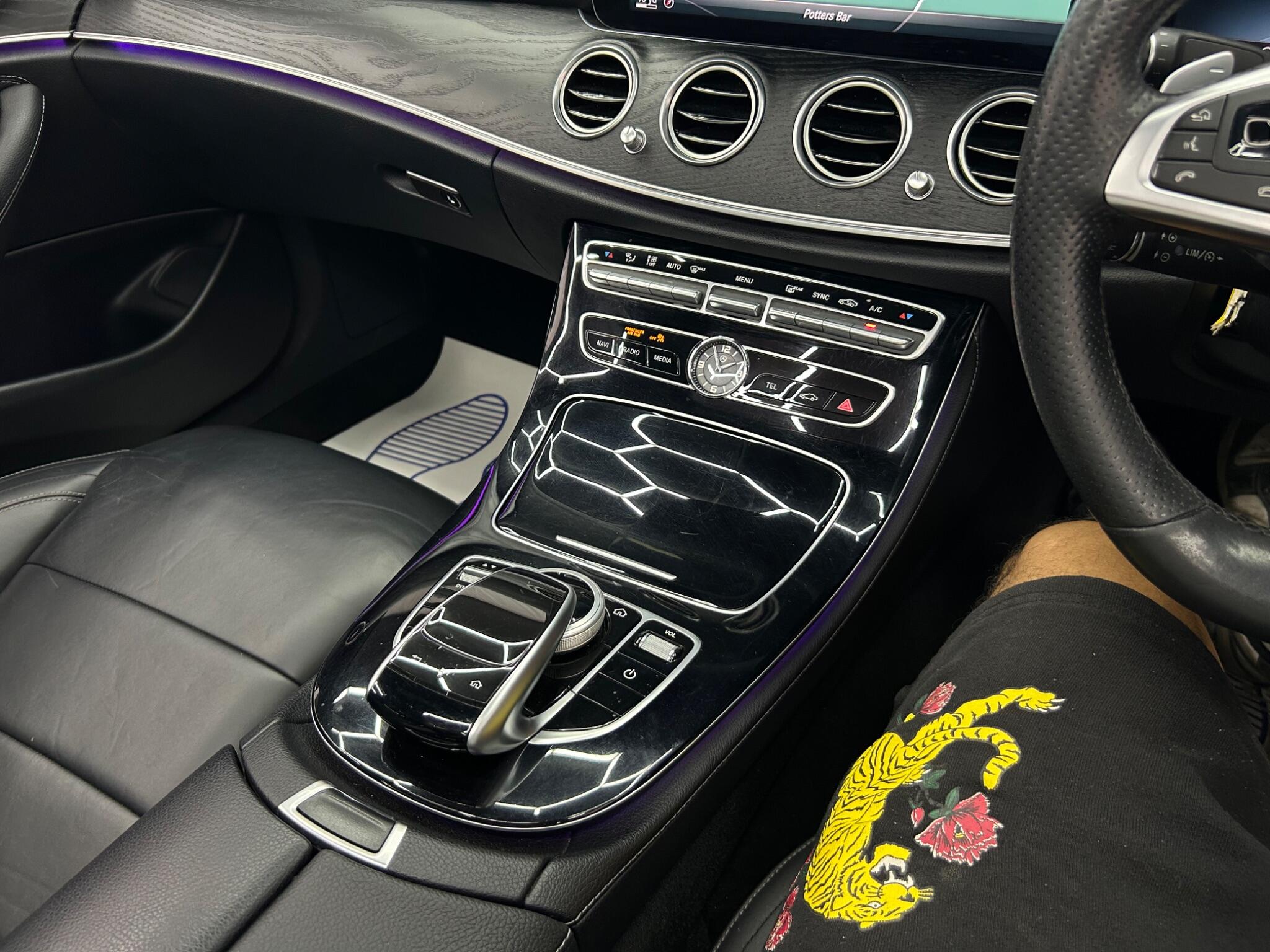 Mercedes-Benz E Class view 8