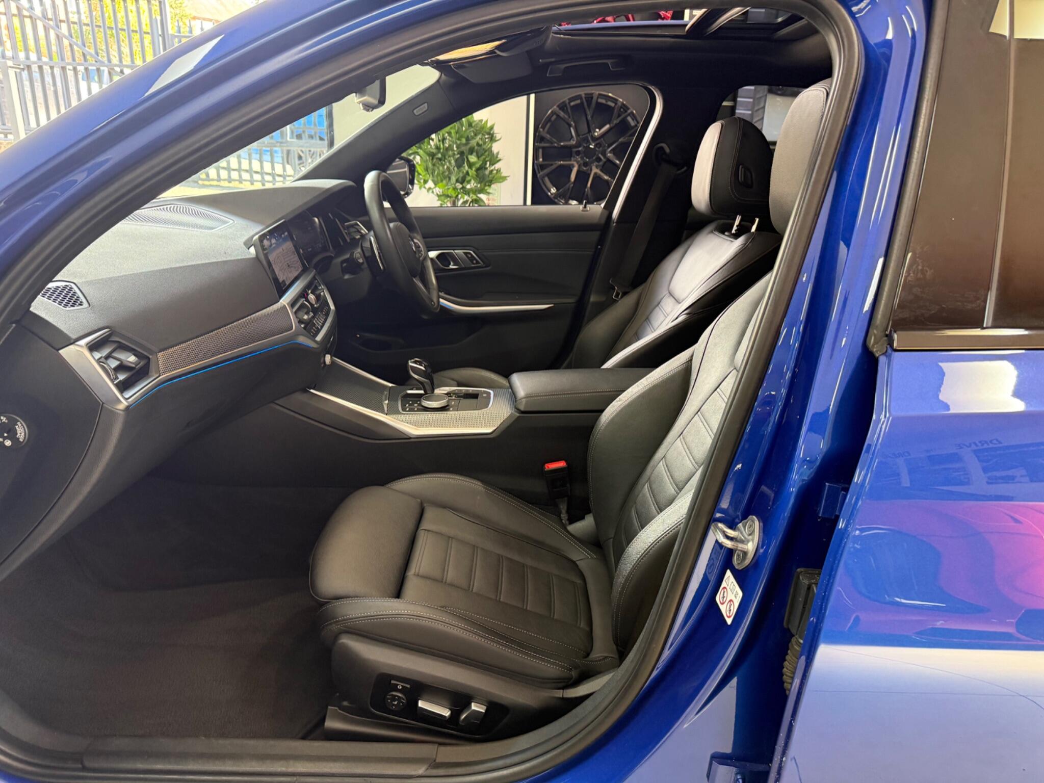 BMW 3 Series view 34
