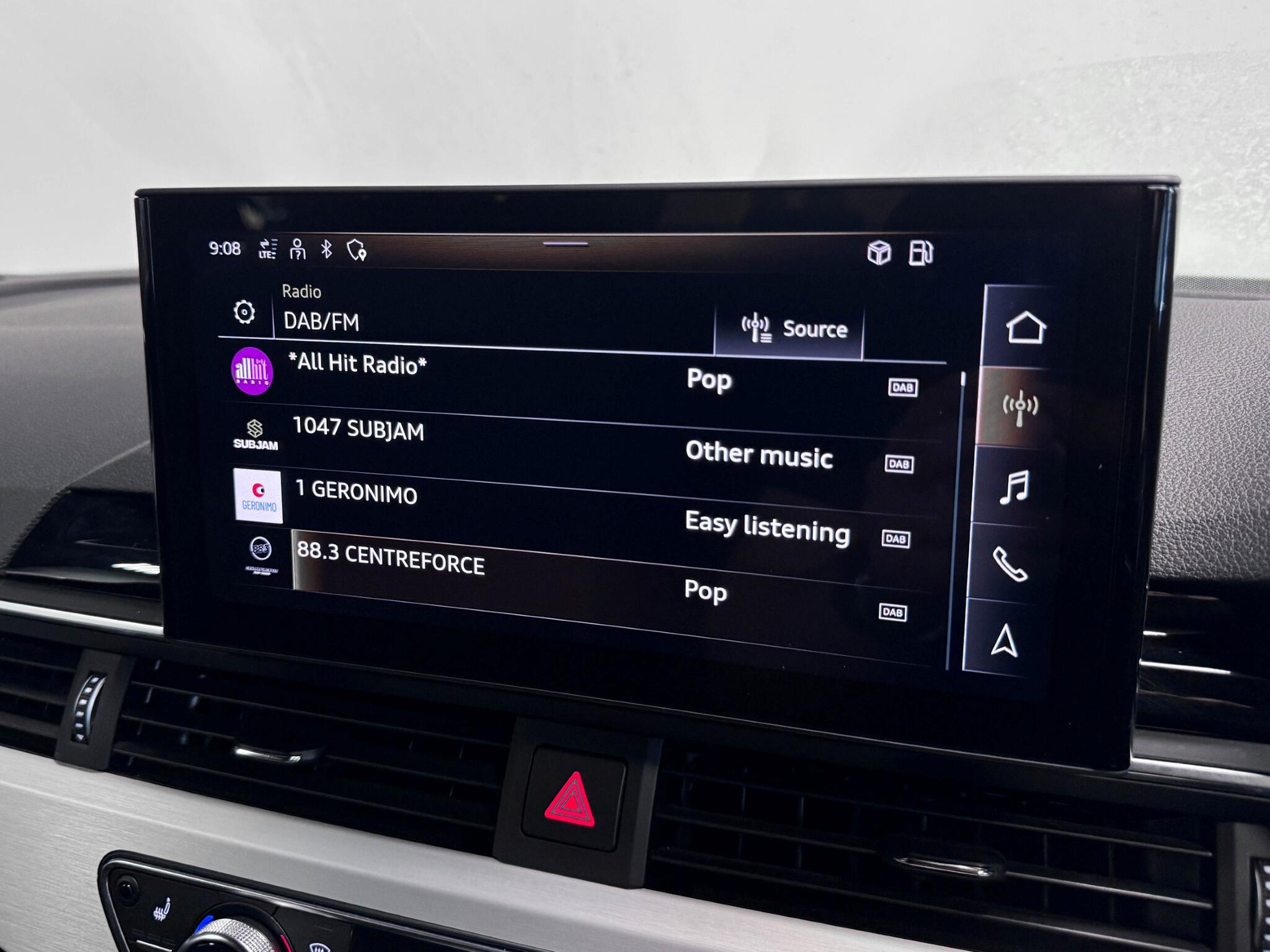 Audi A4 view 41