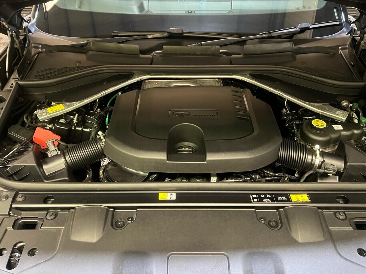 Land Rover Range Rover view 21