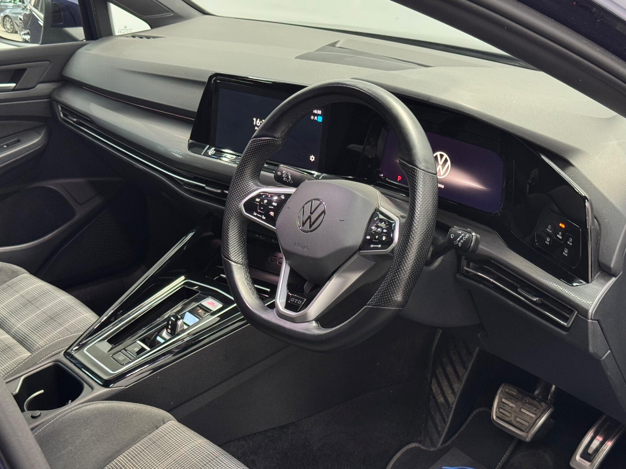 Volkswagen Golf view 37