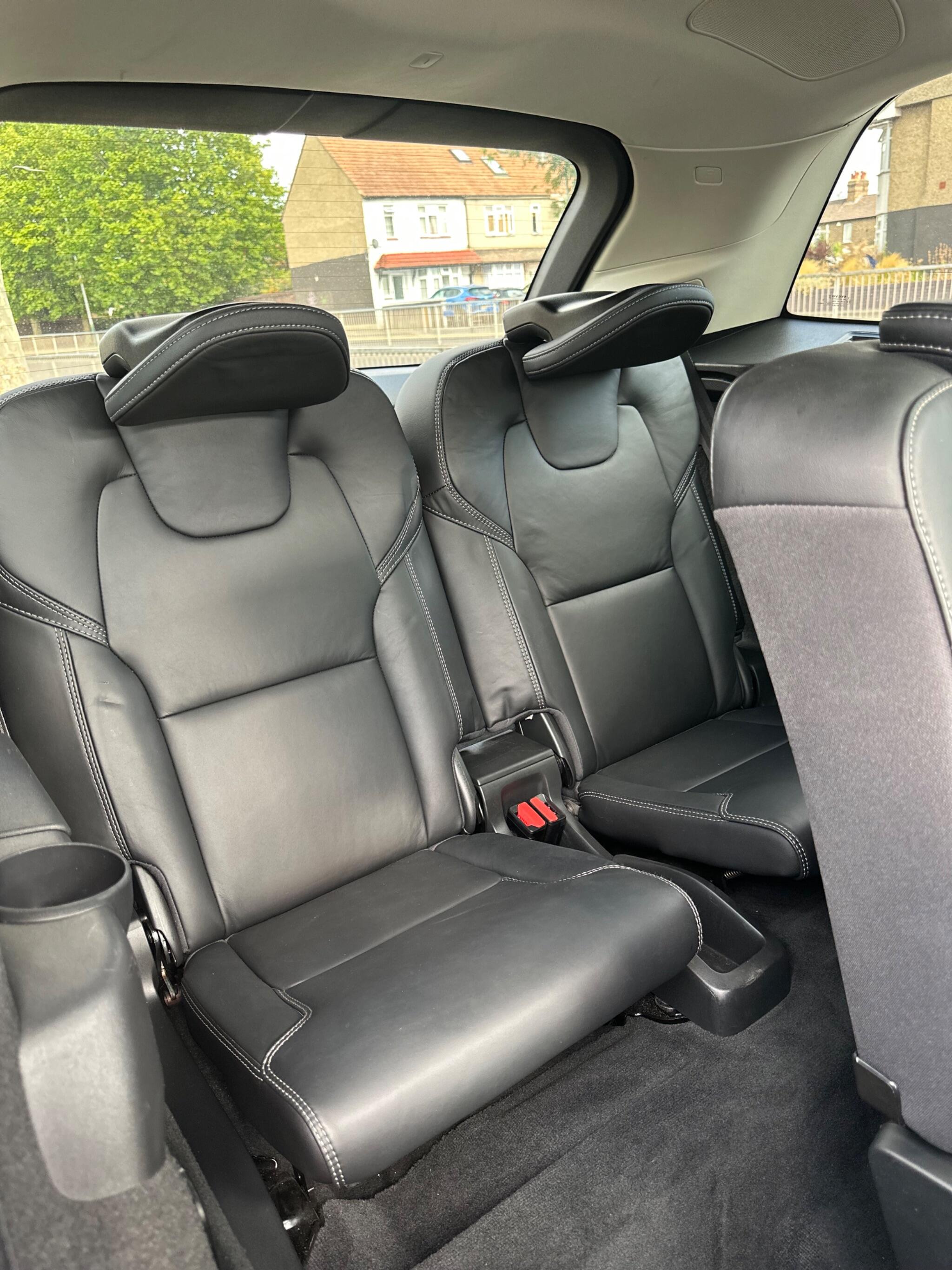 Volvo XC90 view 15