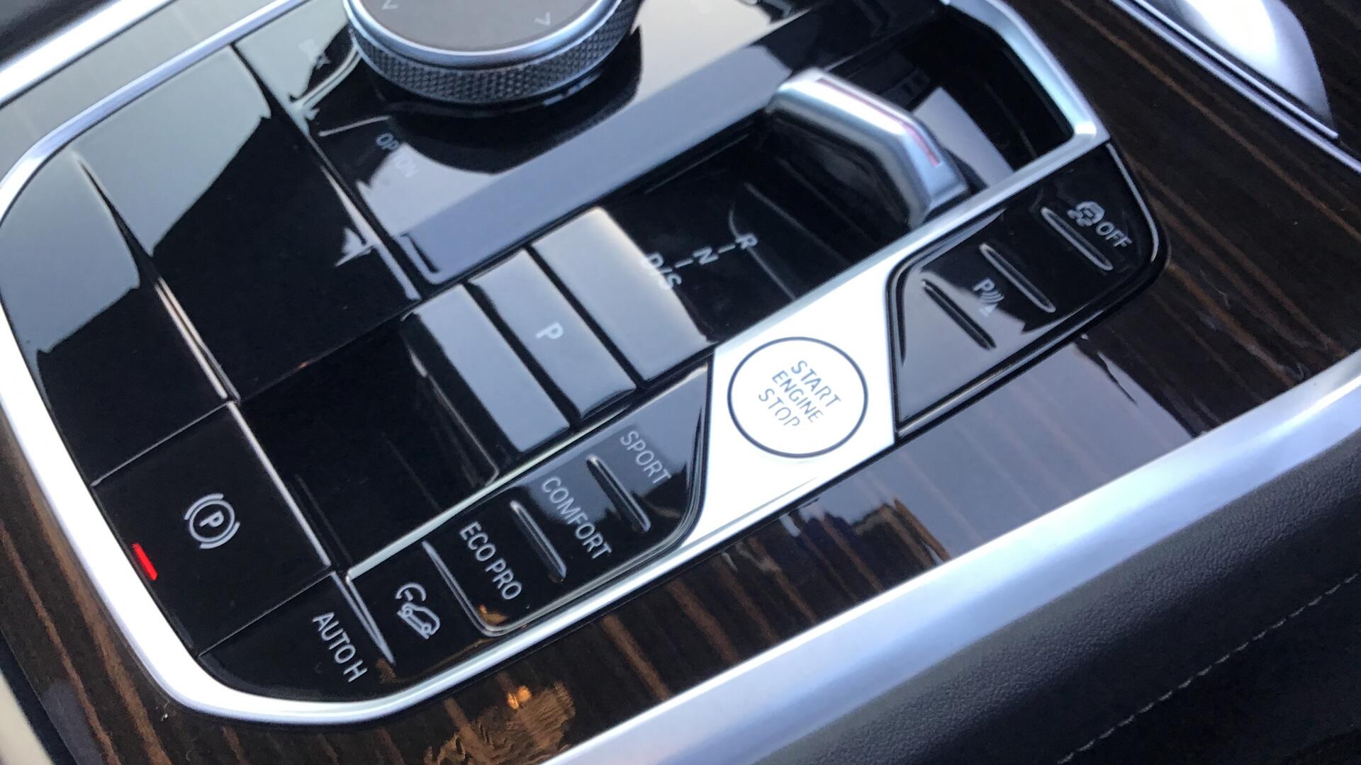 BMW X6 view 19