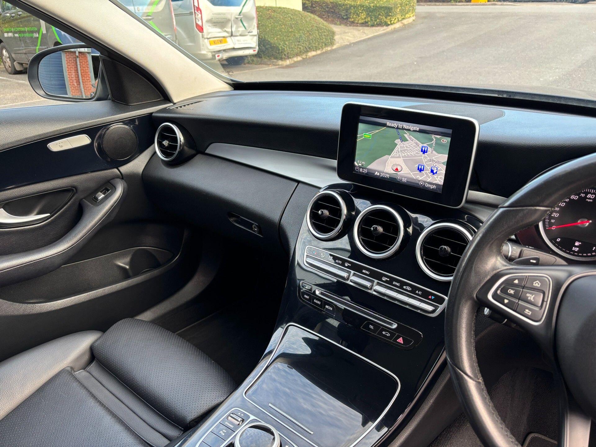 Mercedes-Benz C-Class view 18