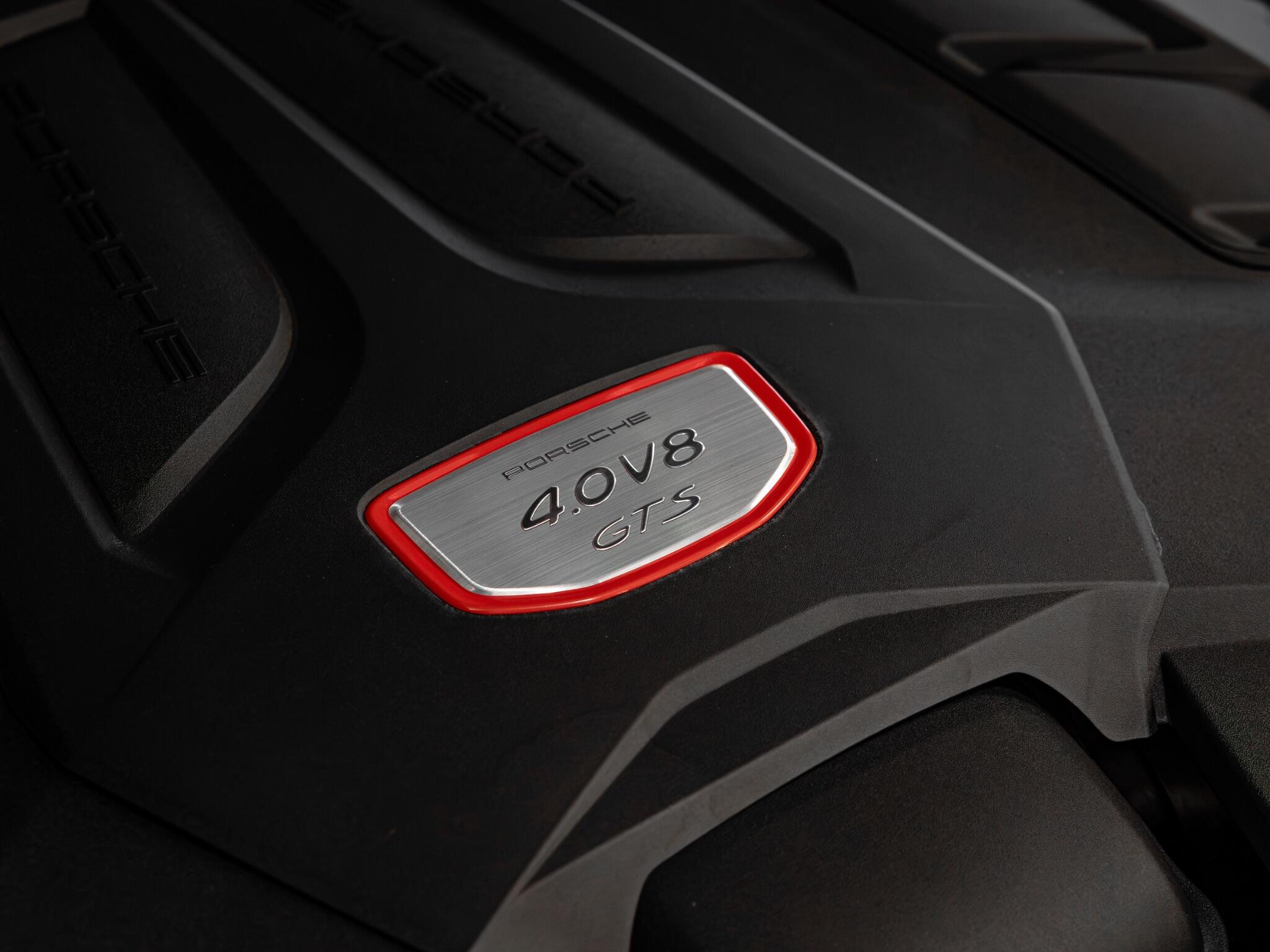 Porsche Cayenne view 27