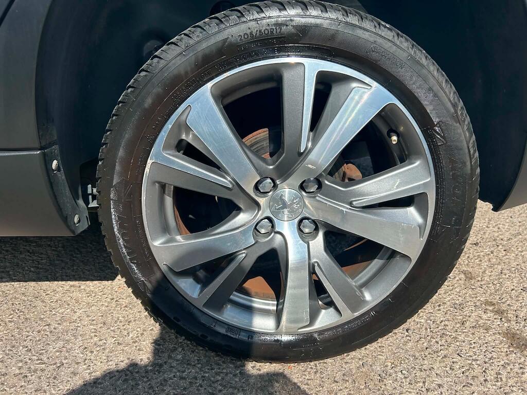 Peugeot 2008 view 19