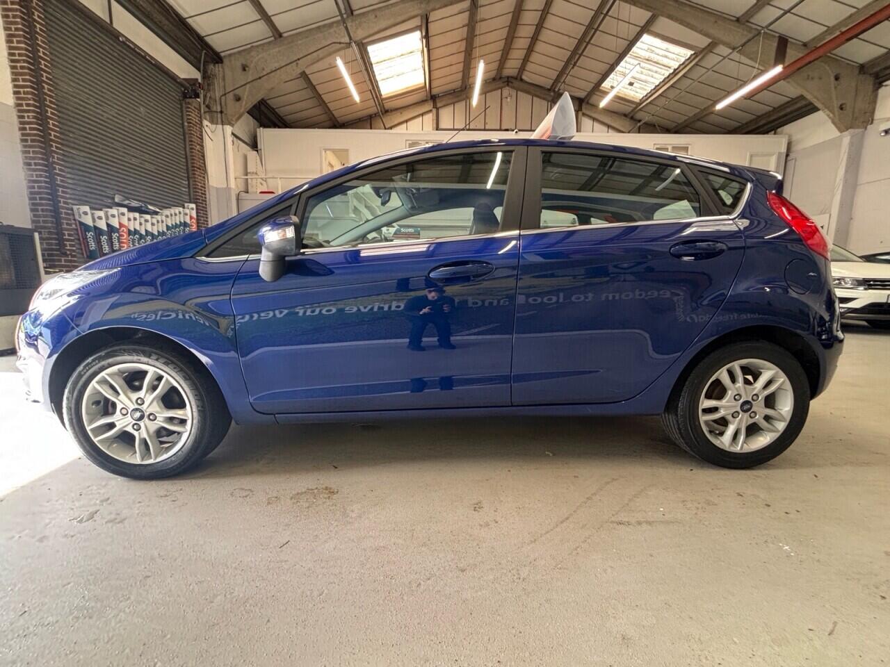 Ford Fiesta view 8